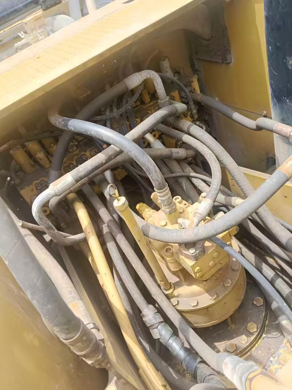 Buy Caterpillar 320D Used Excavator / 4