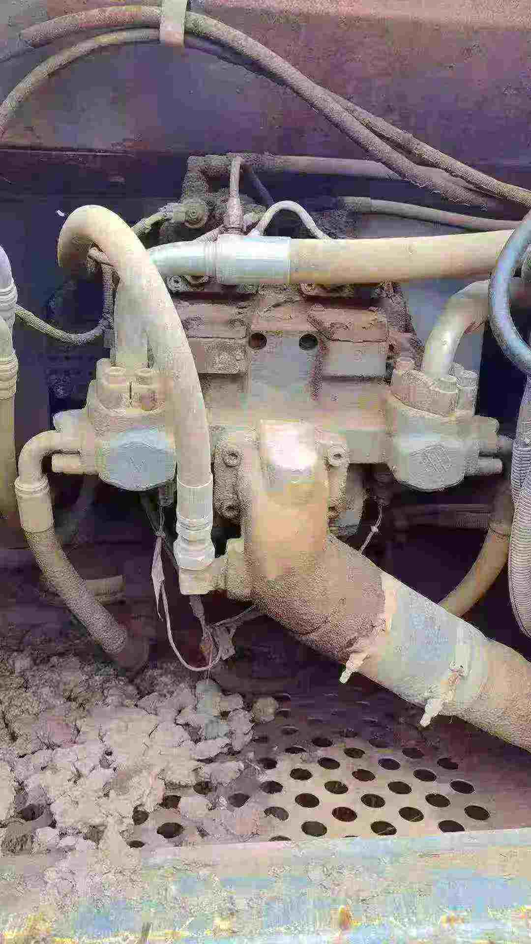Buy Hitachi EX200-3 Used Excavator / 4