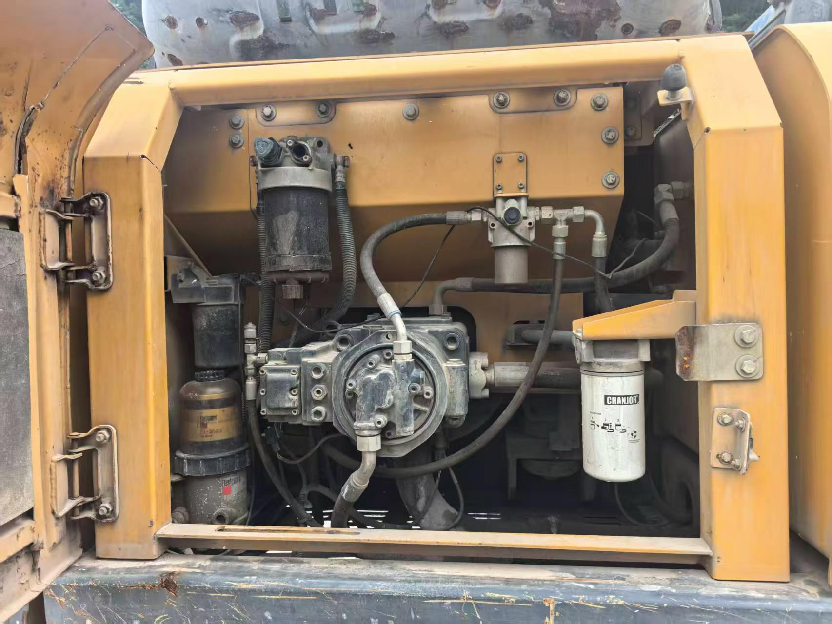Buy XCMG XE215 Used Excavator / 2