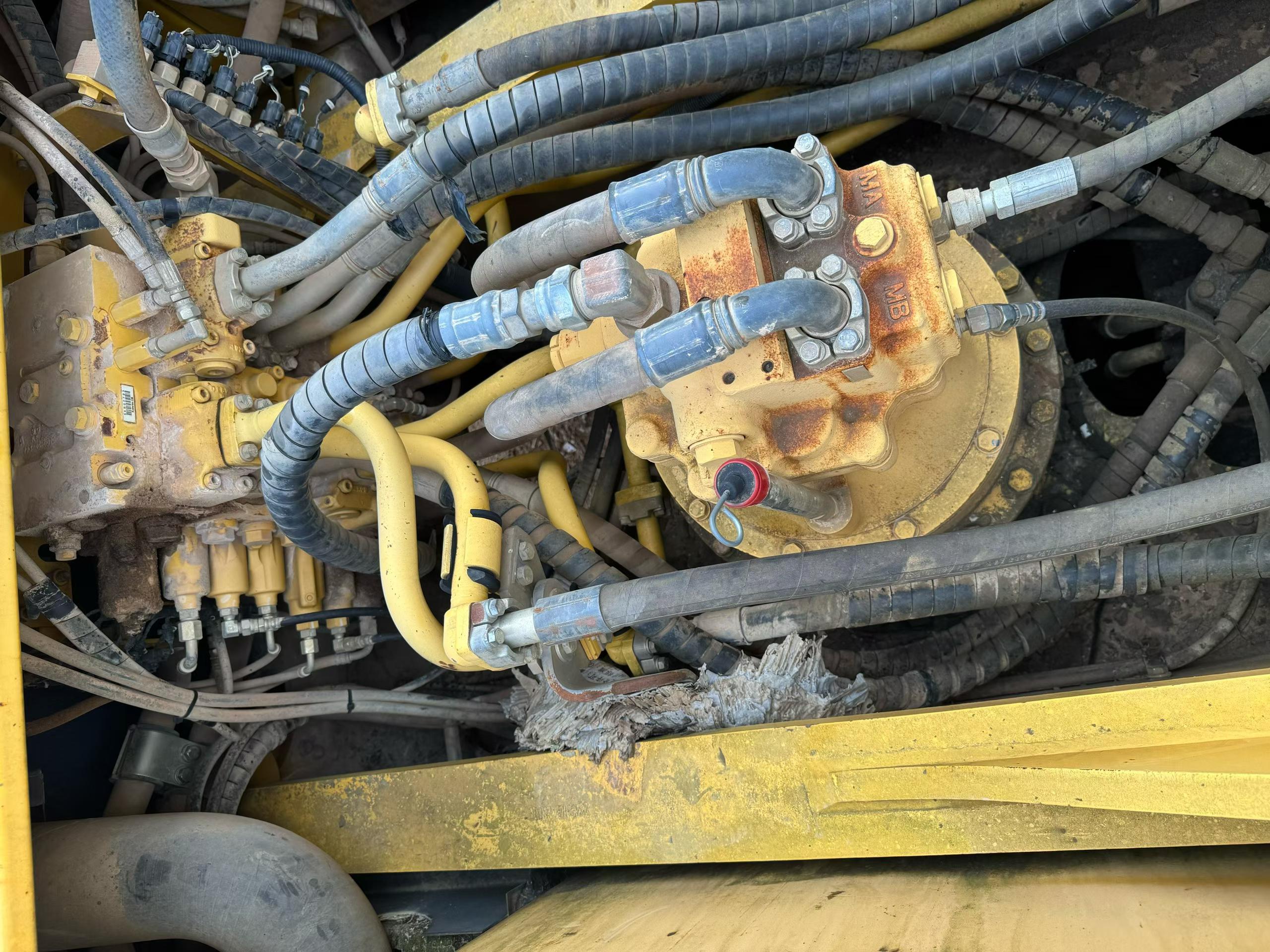 Buy Komatsu PC300 Used Excavator / 4