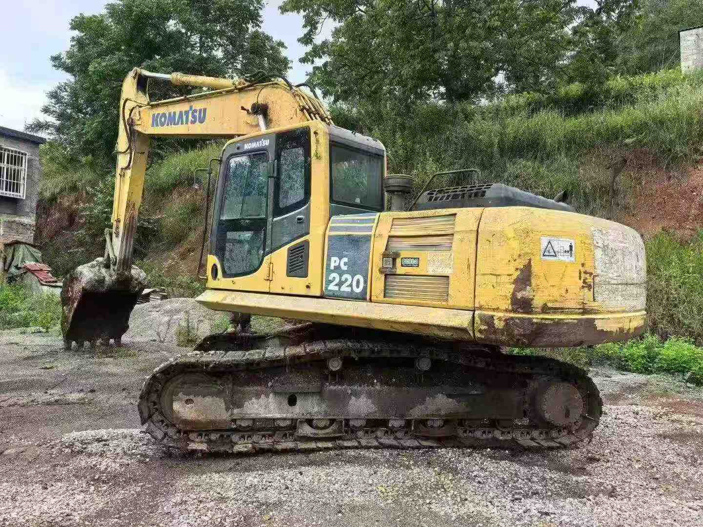 Buy Komatsu PC220-8 Used Excavator / 4