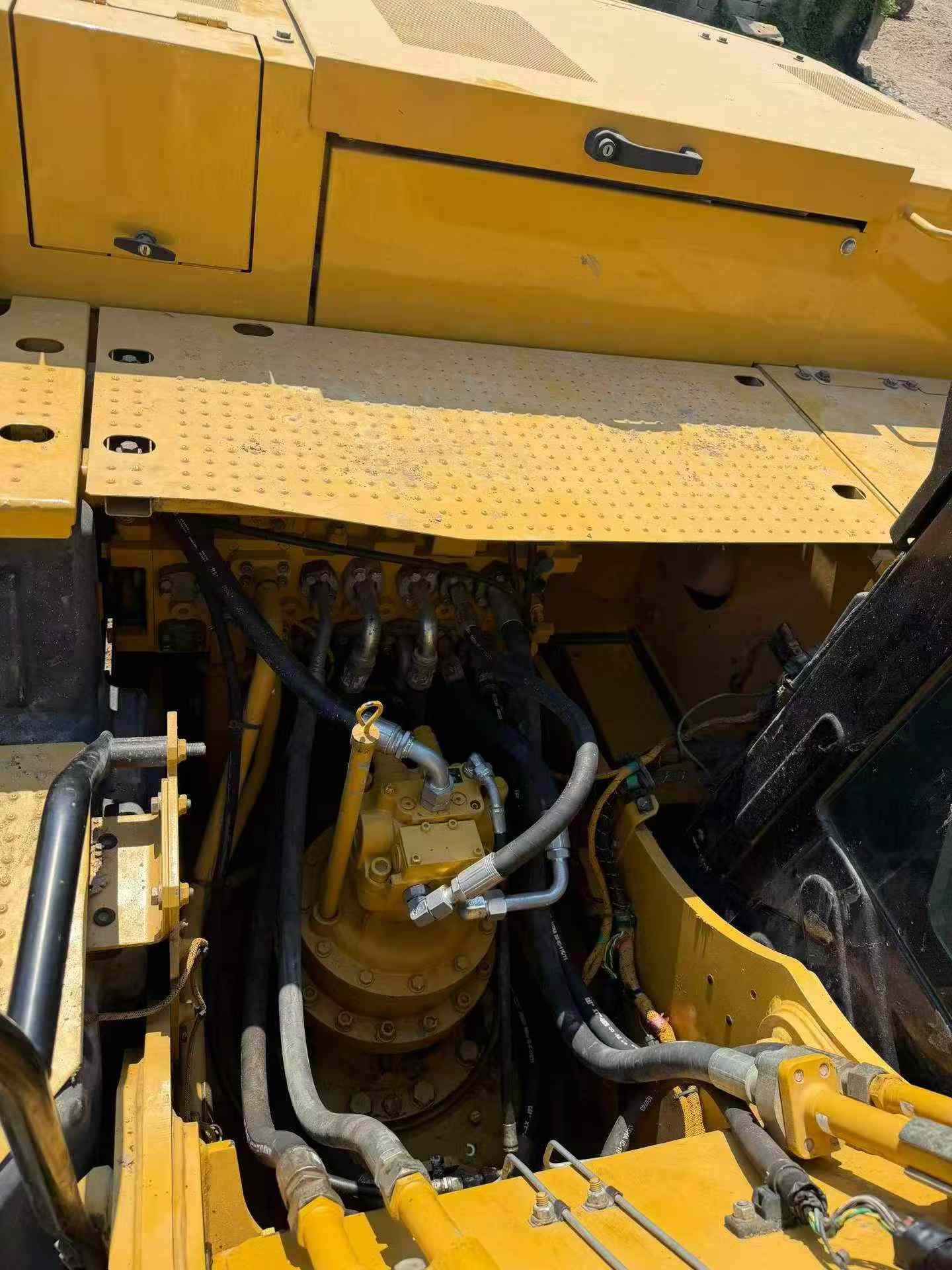 Buy Caterpillar 323 Used Excavator / 5