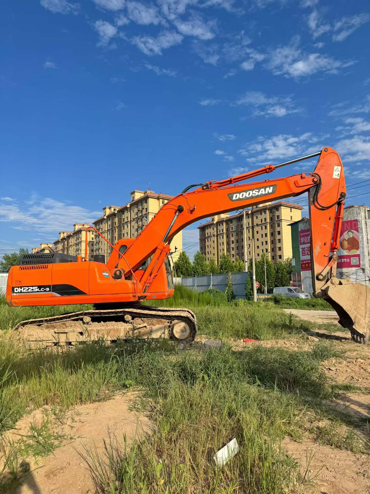 Buy Doosan DH220-9E Used Excavator / 6