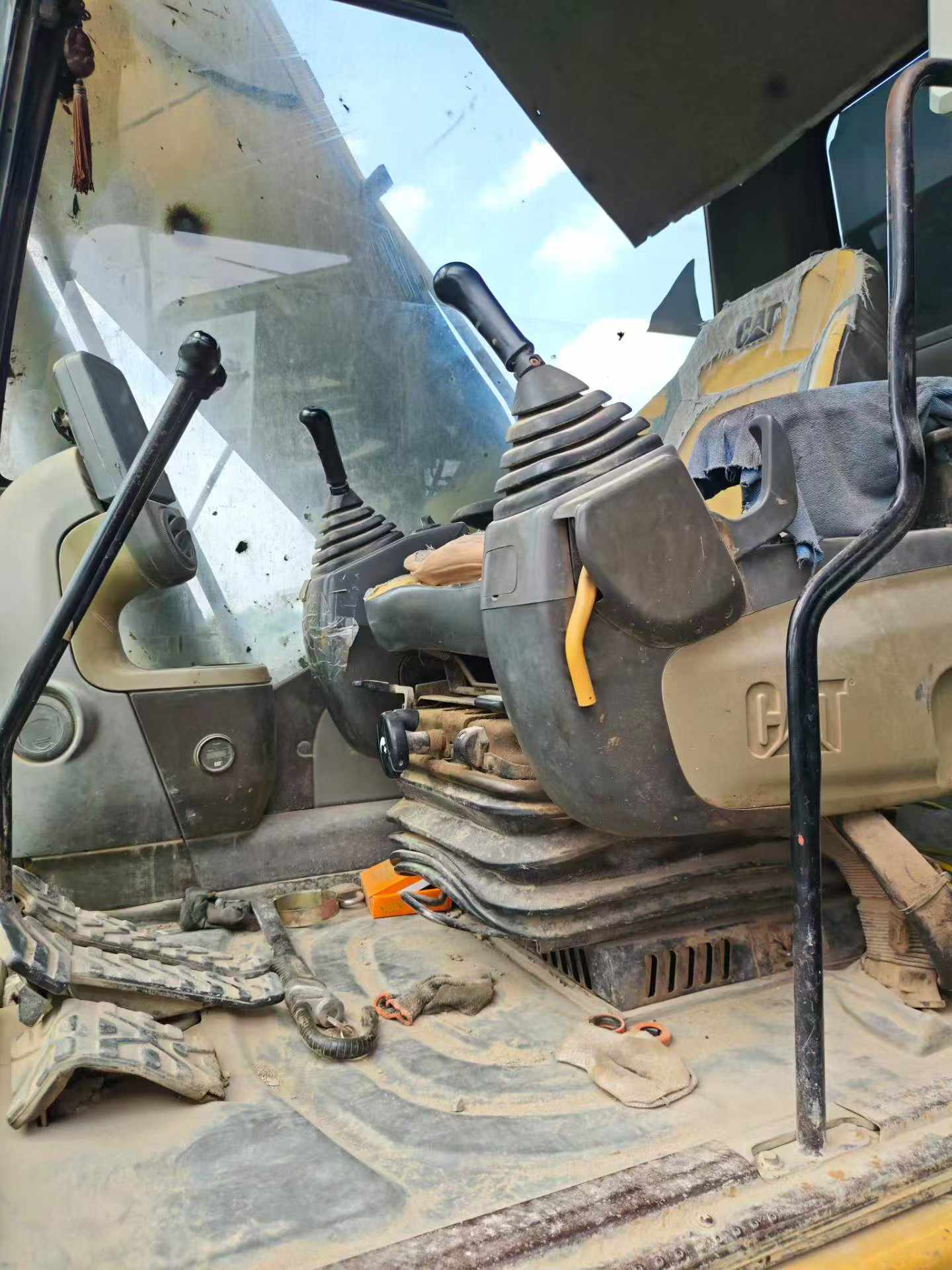 Buy Caterpillar 320A Used Excavator / 3