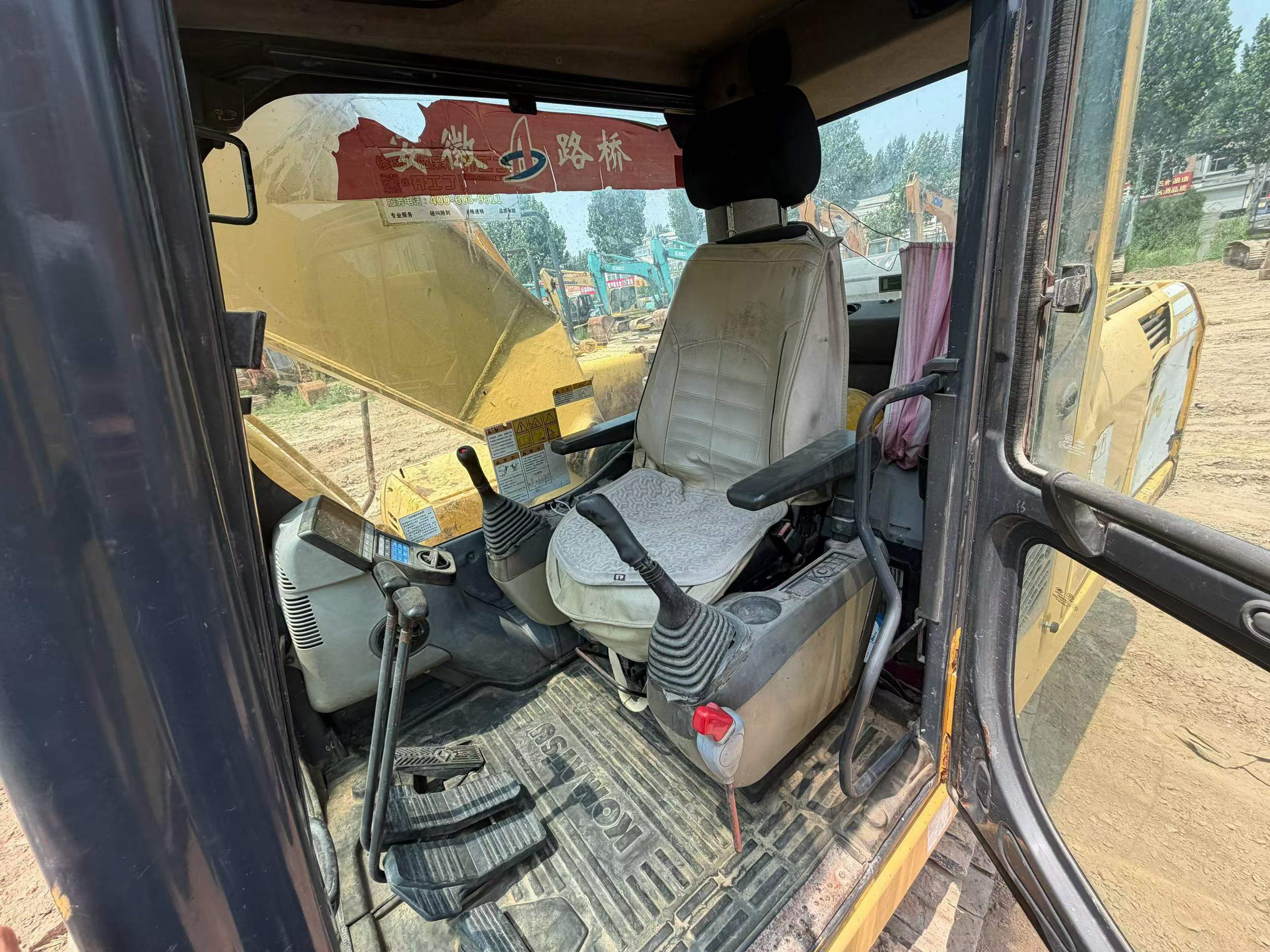 Buy Komatsu PC200-8 Used Excavator / 6