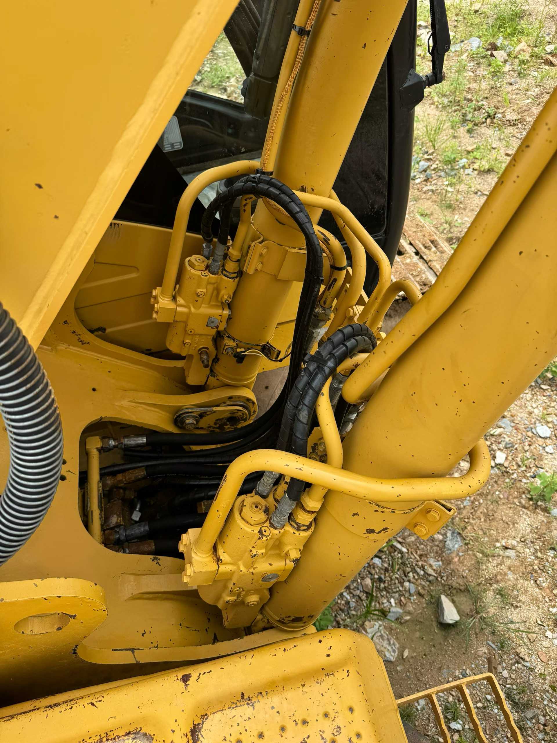 Buy Caterpillar 320D Used Excavator / 6
