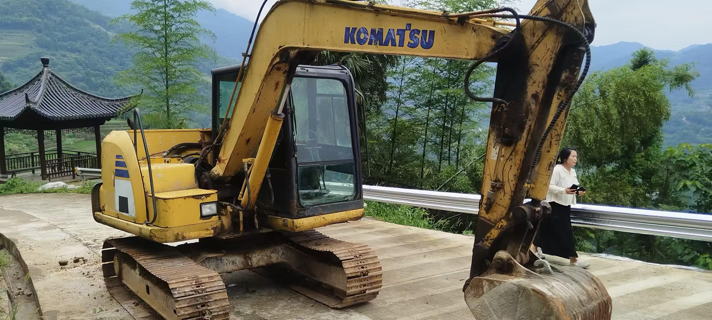 Buy Komatsu PC56-7 Used Excavator / 4