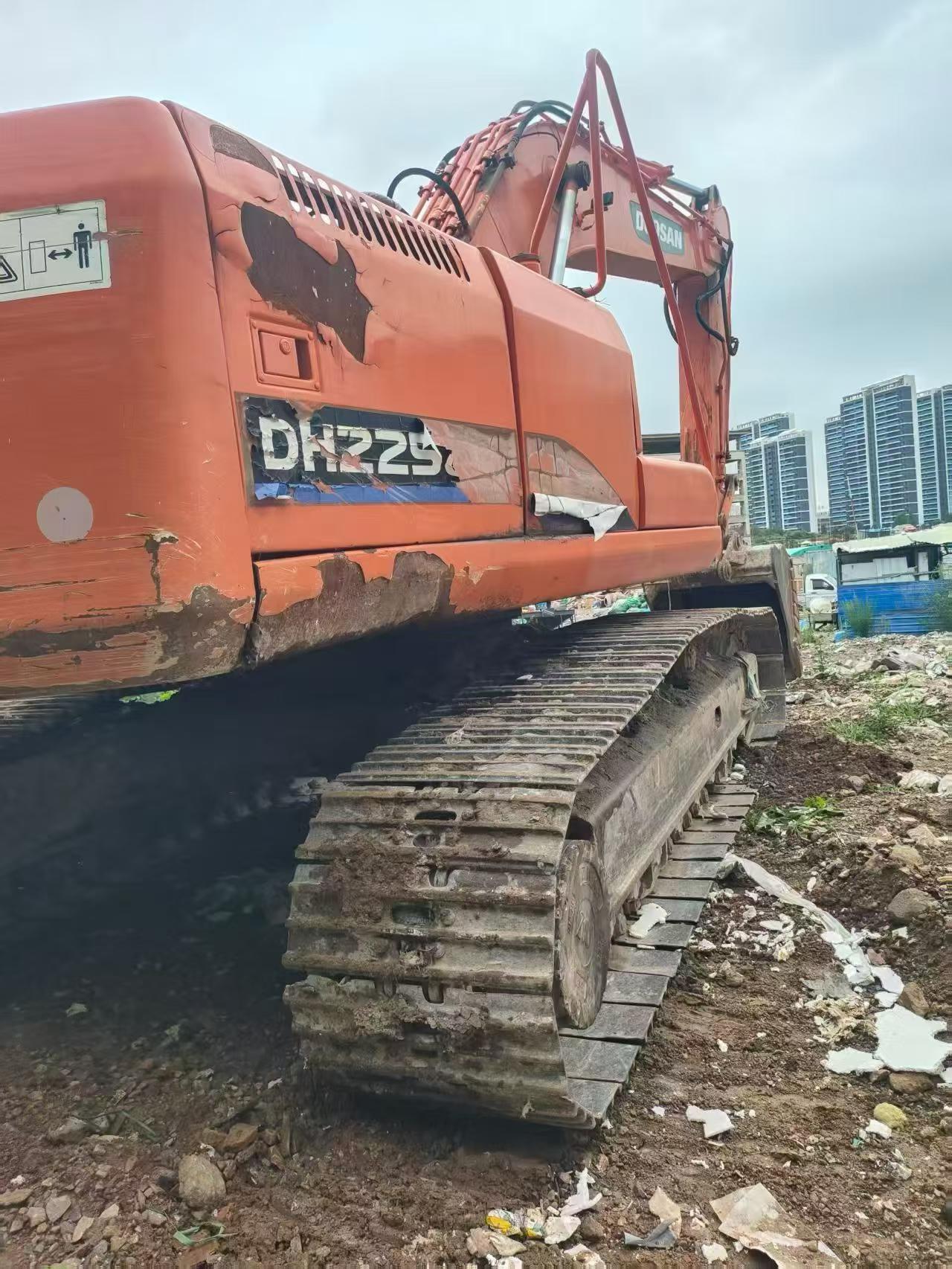 Buy Doosan DH225-7 Used Excavator / 2