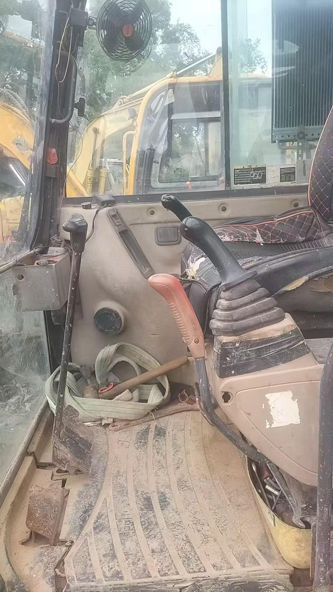 Buy Doosan DH60 Used Excavator / 3