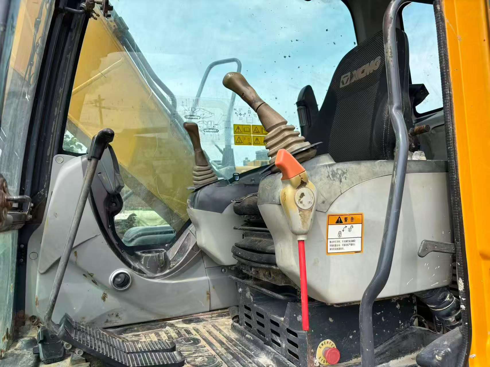Buy XCMG XE135B Used Excavator / 4