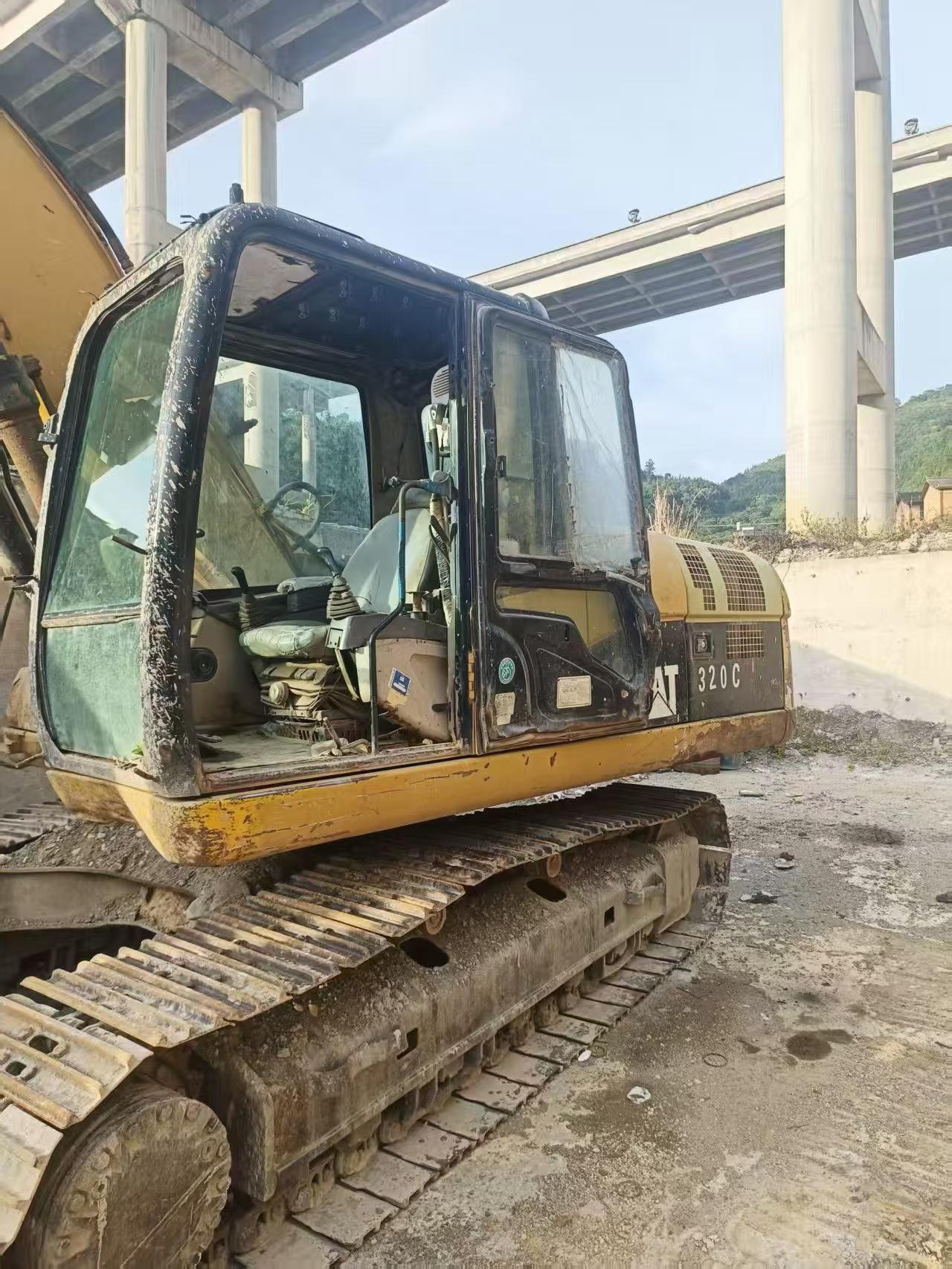 Buy Caterpillar 320C Used Excavator / 4