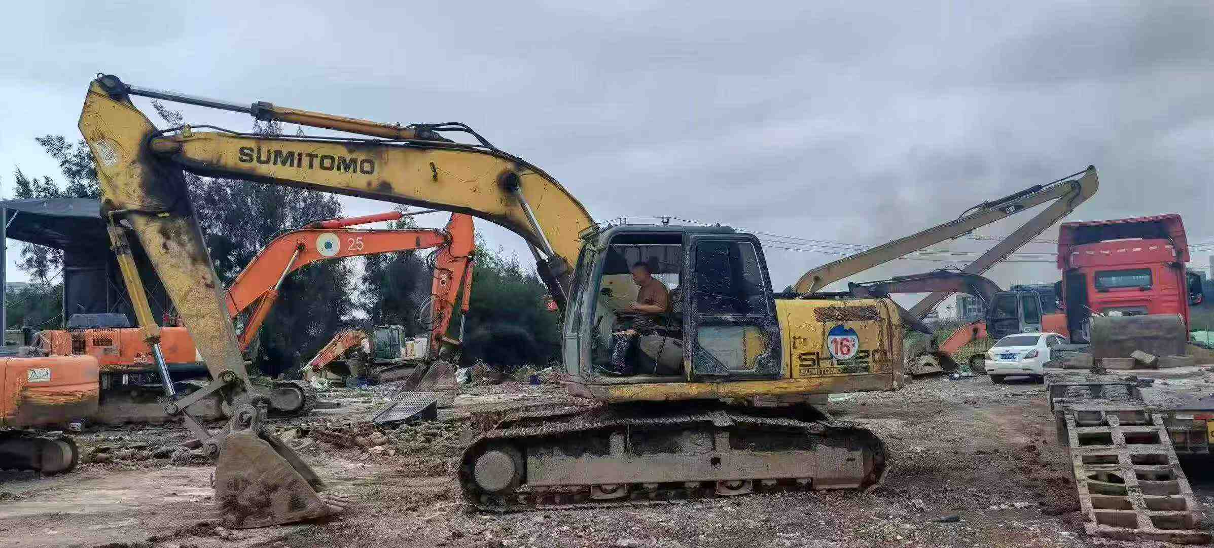 Buy Sumitomo SH210-5 Used Excavator / 2