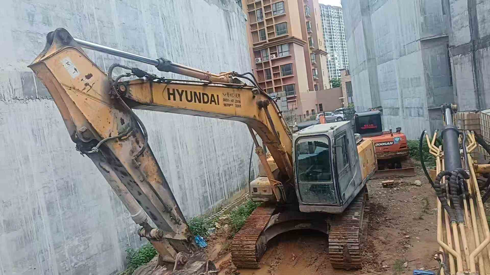 Buy Hyundai R225-7 Used Excavator / 7