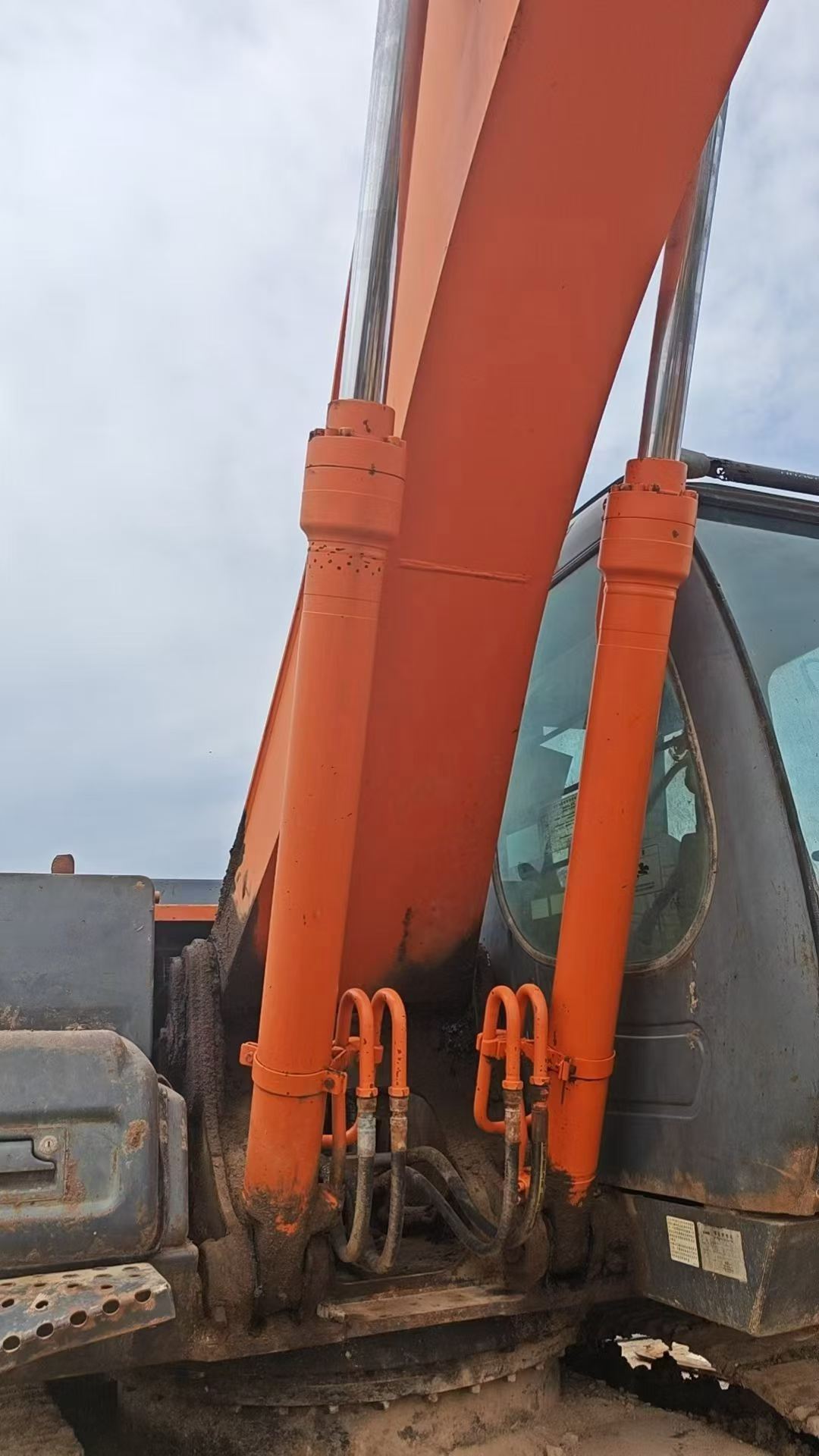 Buy Hitachi EX200 Used Excavator / 5