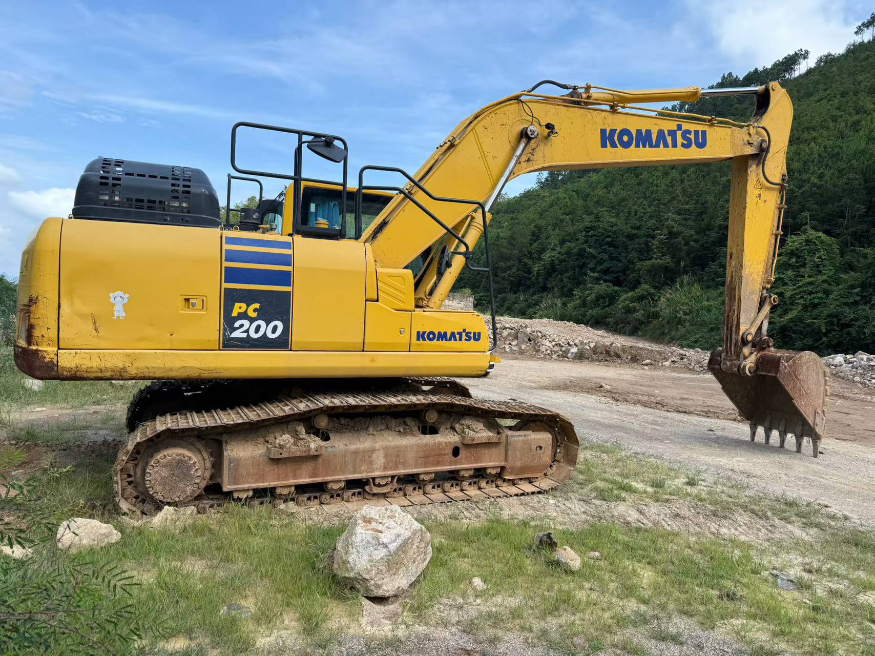 Buy Komatsu PC200 Used Excavator / 2