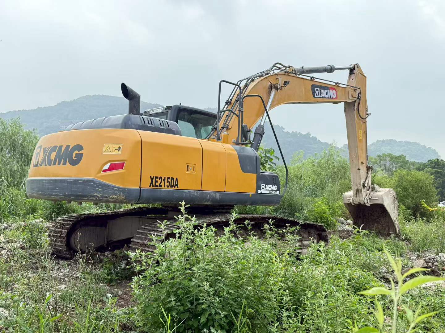 Buy XCMG XE215 Used Excavator / 2