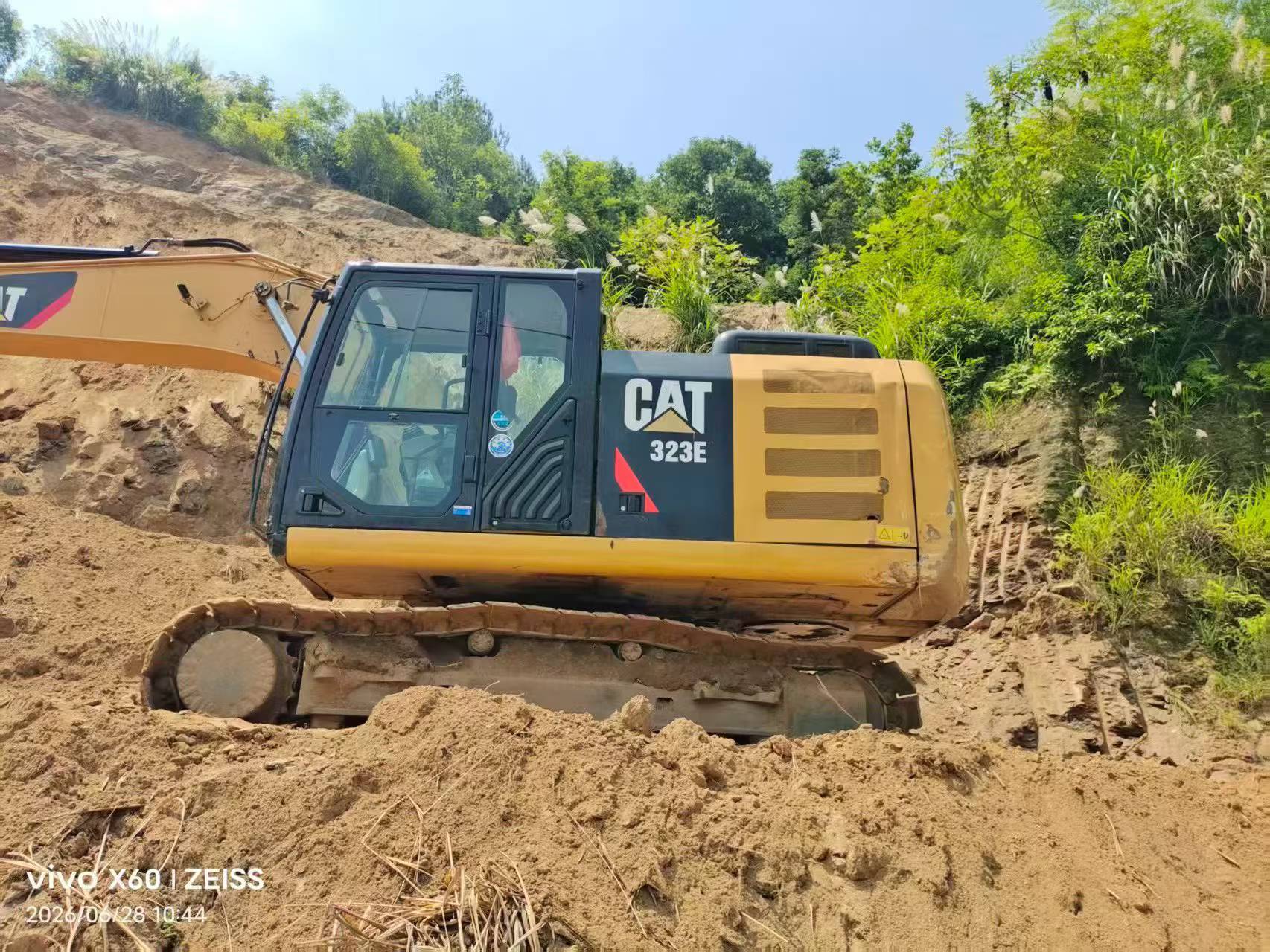 Buy Caterpillar 320E Used Excavator / 2