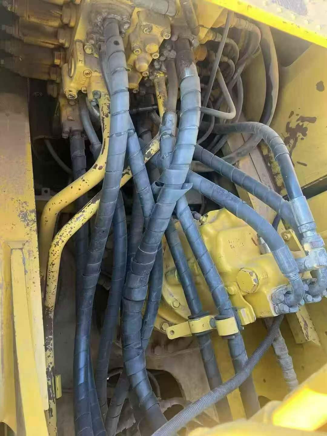 Buy Komatsu PC220-8 Used Excavator / 6