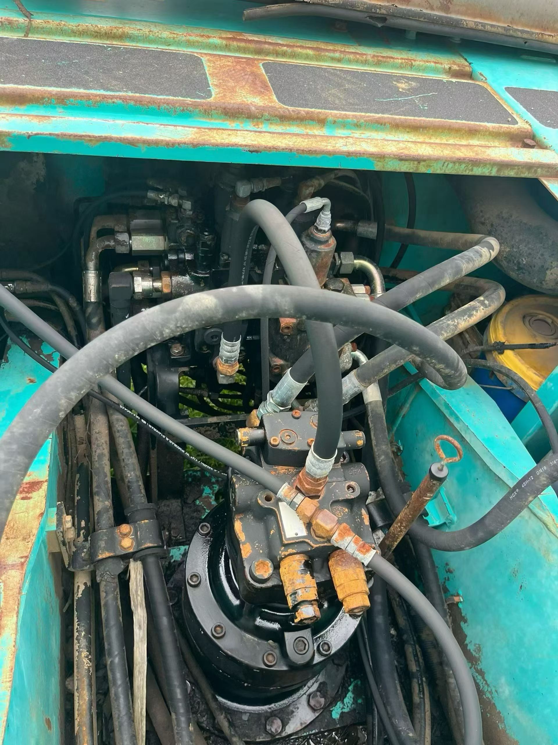 Buy Kobelco SK200-10 Used Excavator / 6