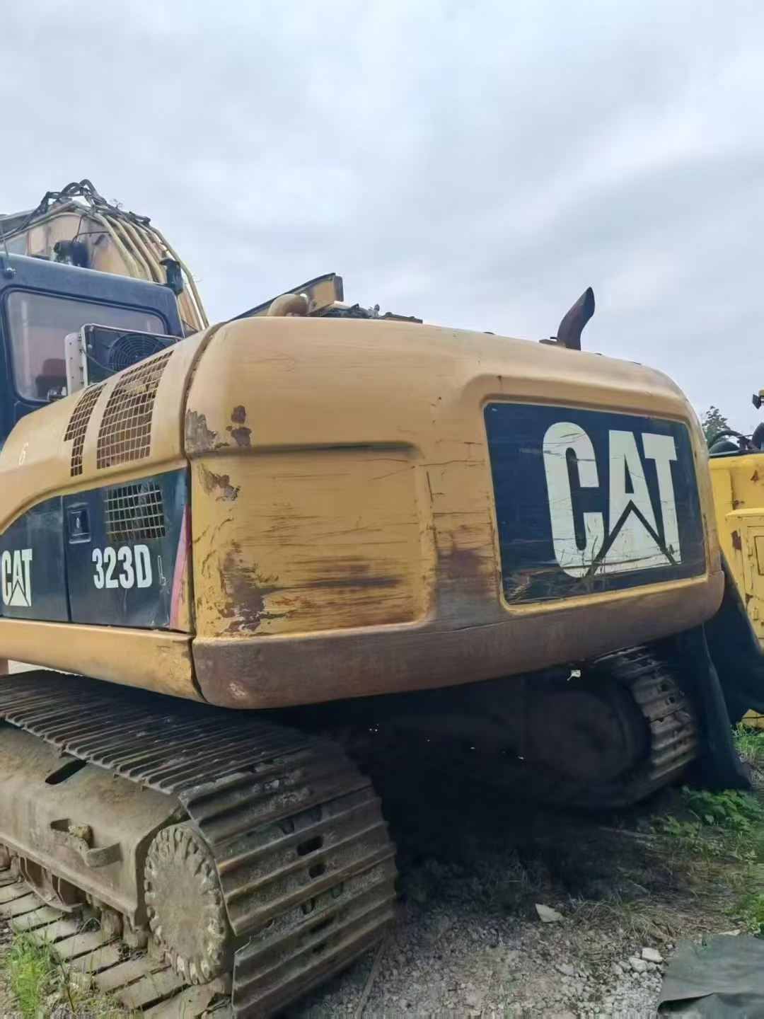 Buy Caterpillar 323 Used Excavator / 6