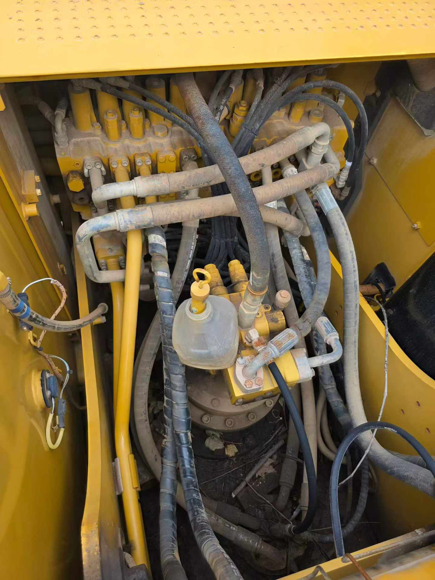 Buy Caterpillar 320D Used Excavator / 5