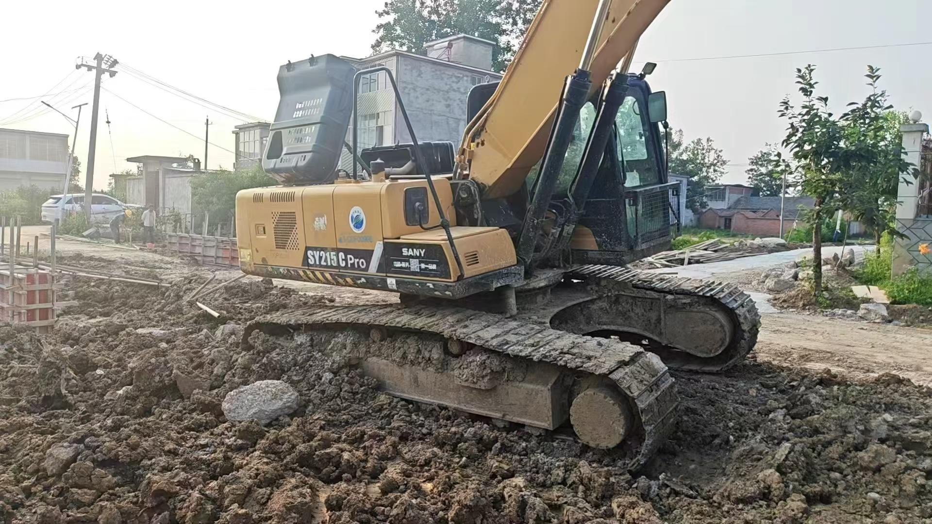 Buy Sany SY215C-8 Used Excavator / 2