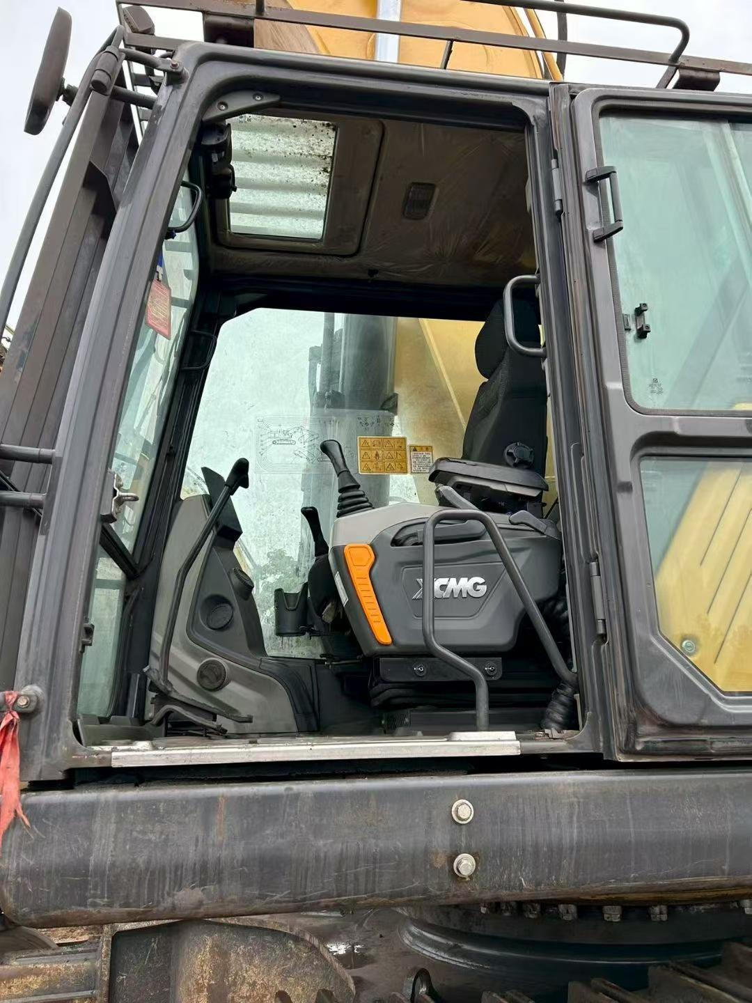 Buy XCMG XE650DP Used Excavator / 2