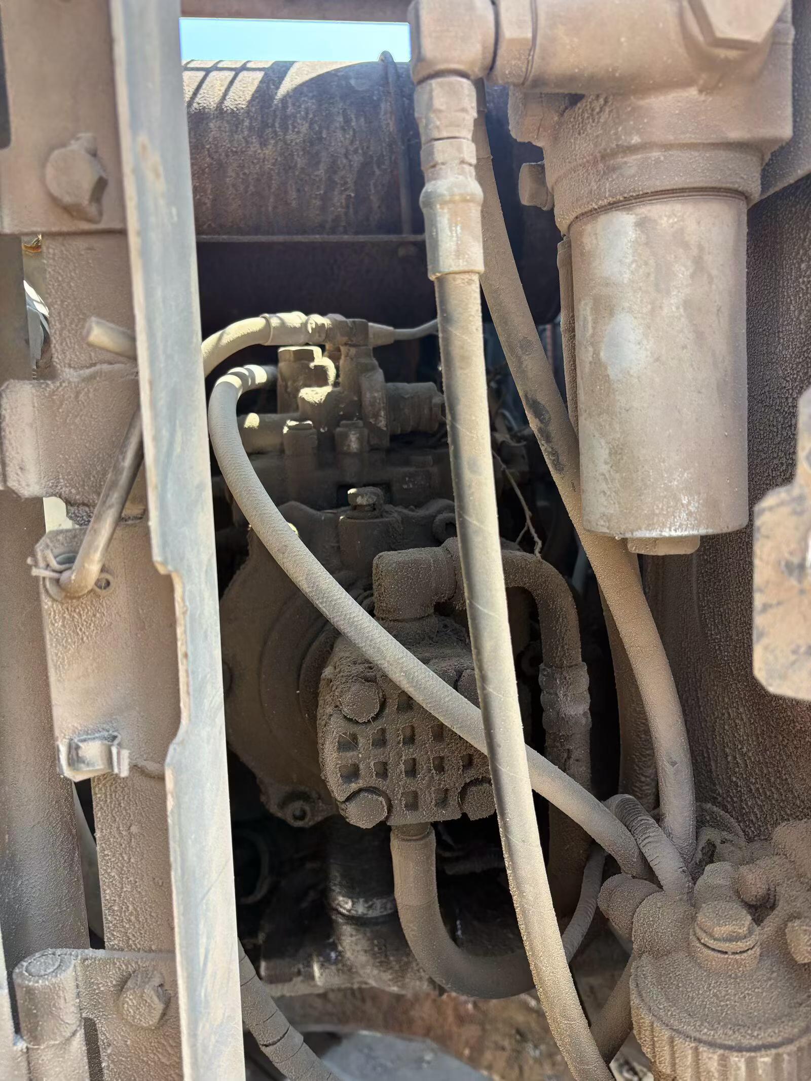 Buy Hitachi EX135UR Used Excavator / 4