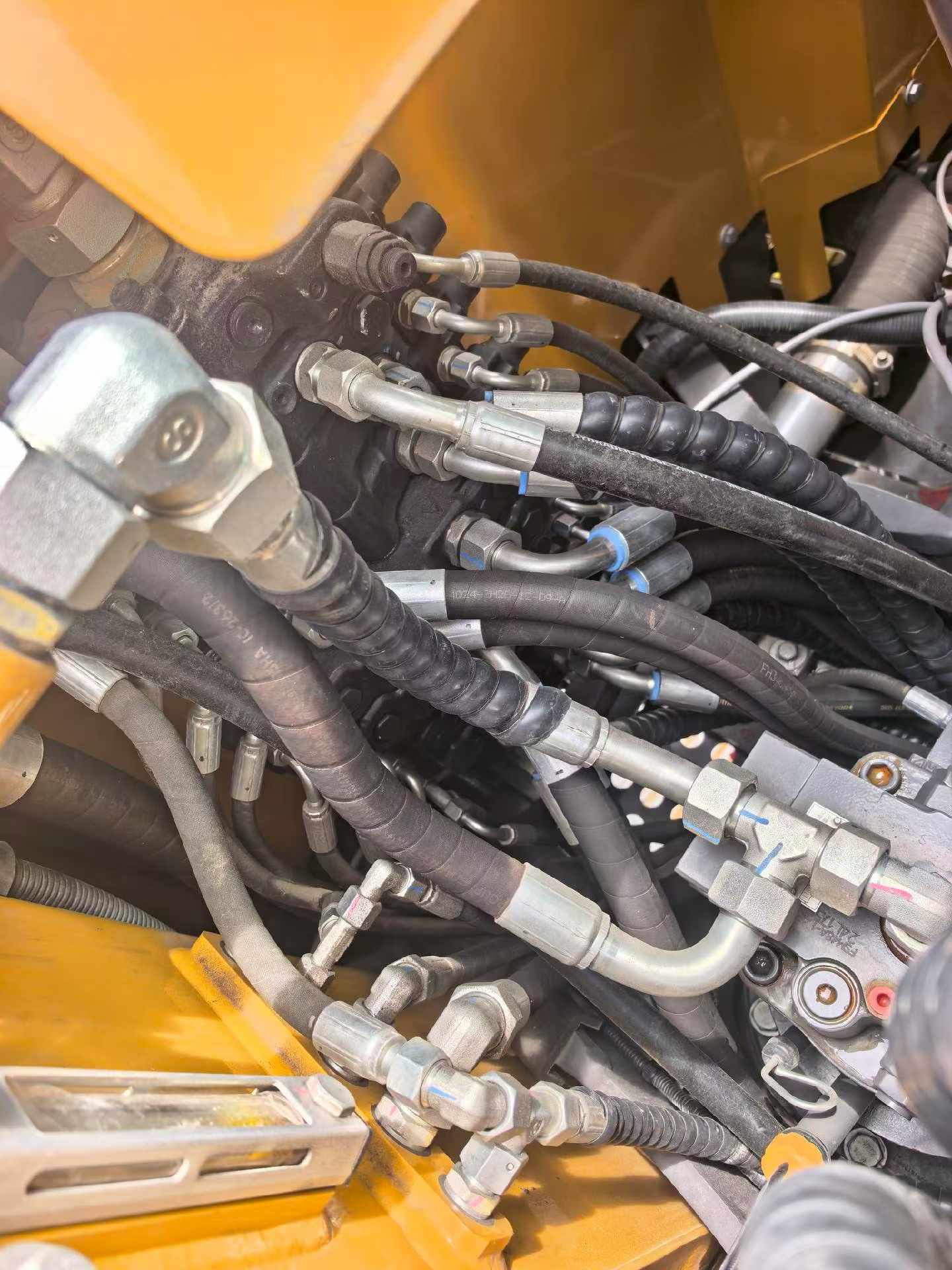 Buy XCMG XE75C Used Excavator / 8