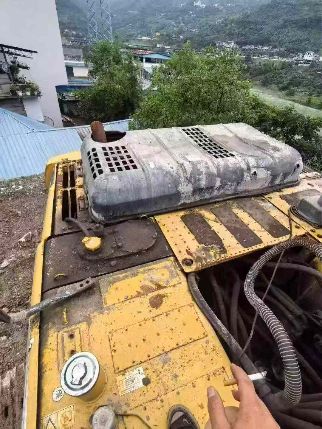 Buy Komatsu PC200 Used Excavator / 2
