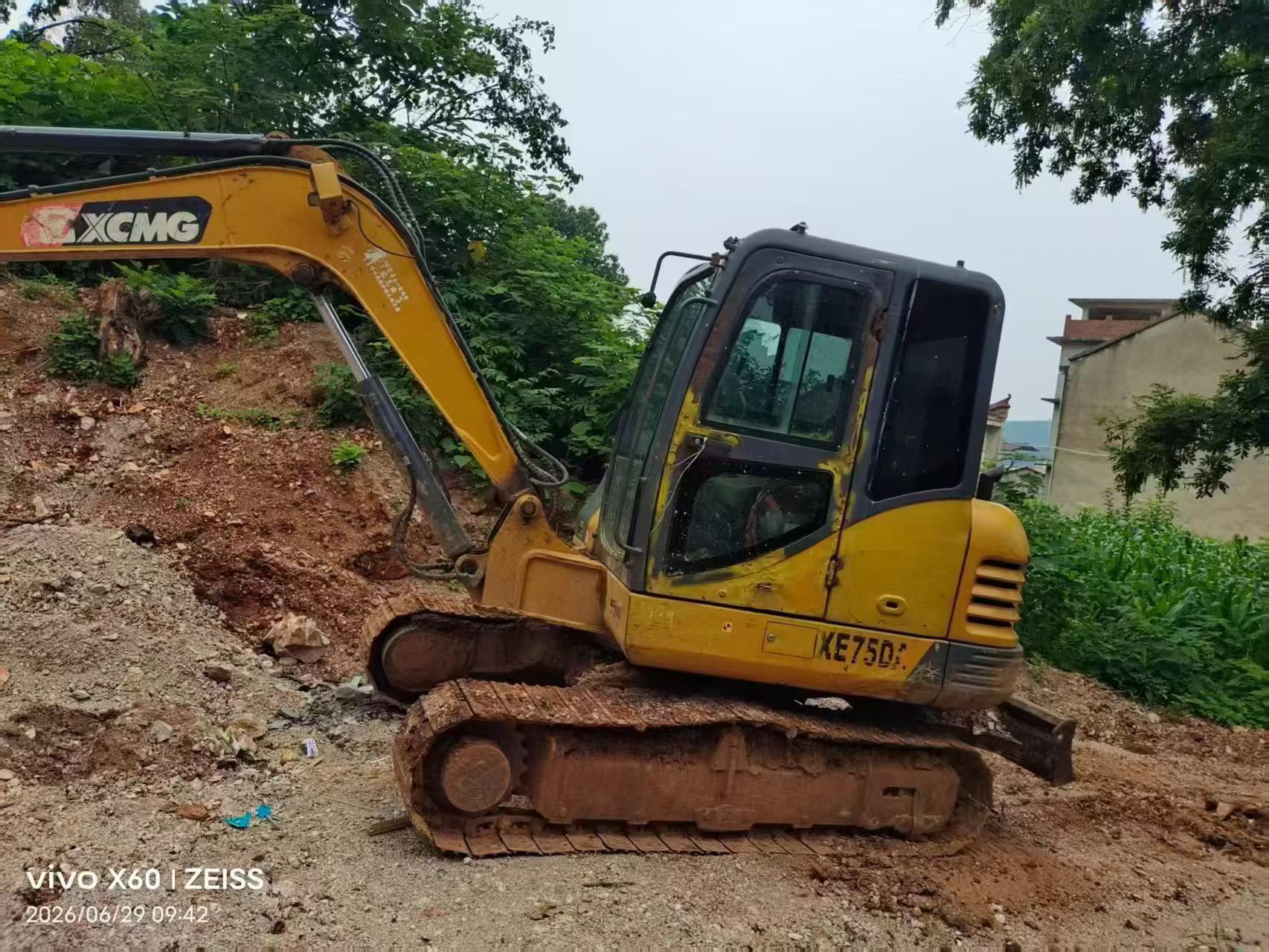Buy XCMG XE65D Used Excavator / 6