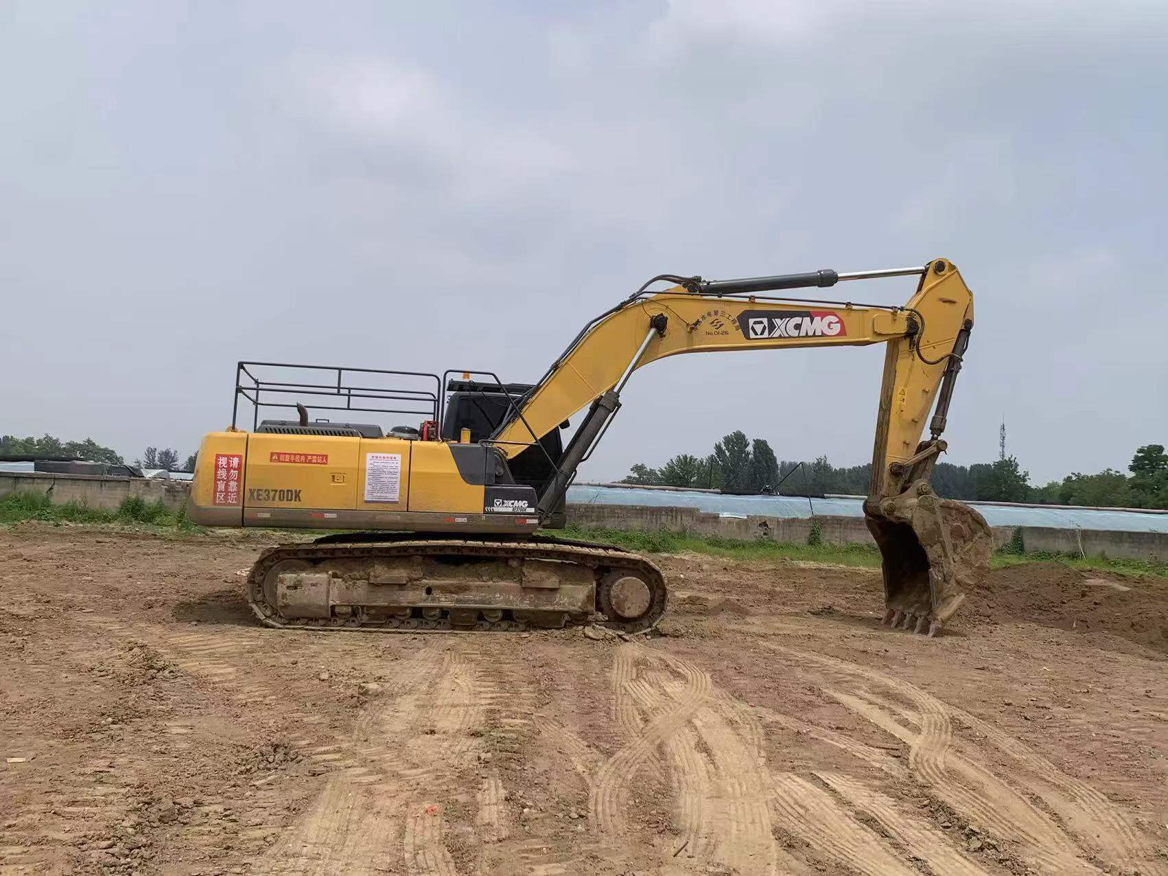 Buy XCMG XE370D Used Excavator / 3