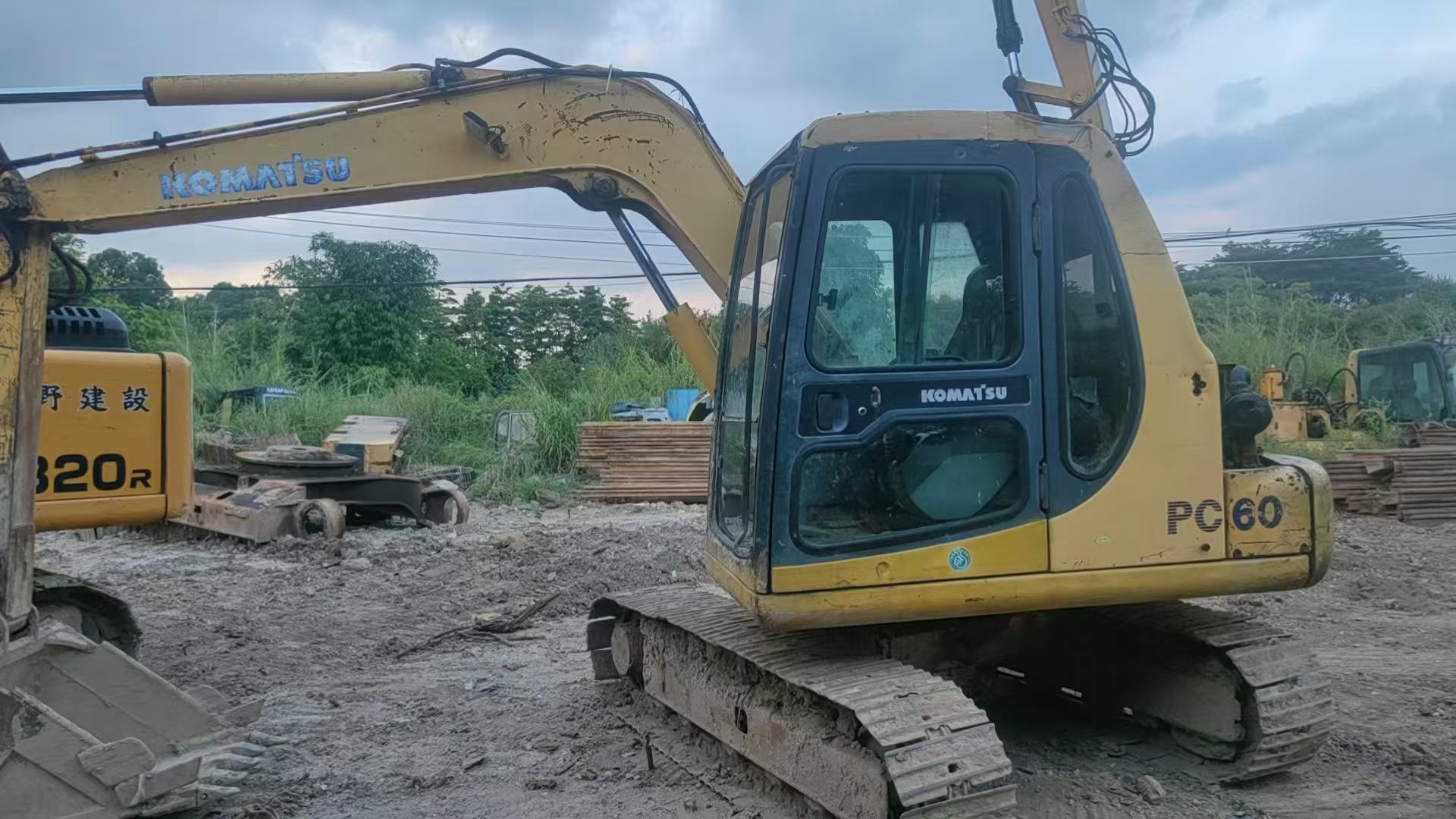 Buy Komatsu PC60 Used Excavator / 2