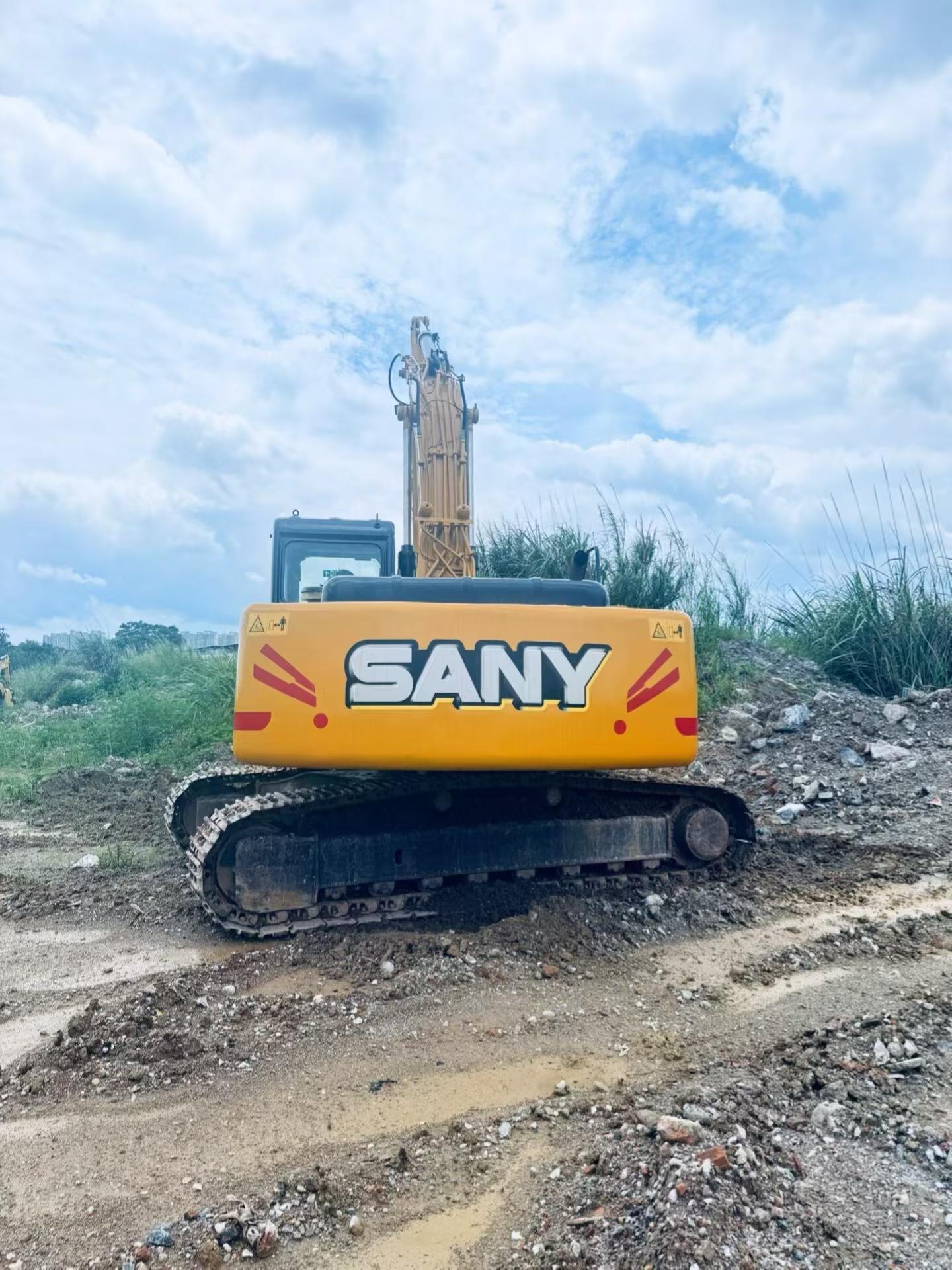 Buy Sany SY215C Used Excavator / 2