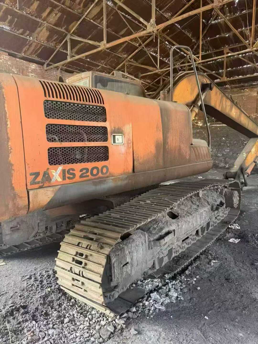 Buy Hitachi ZX200-5G Used Excavator / 2