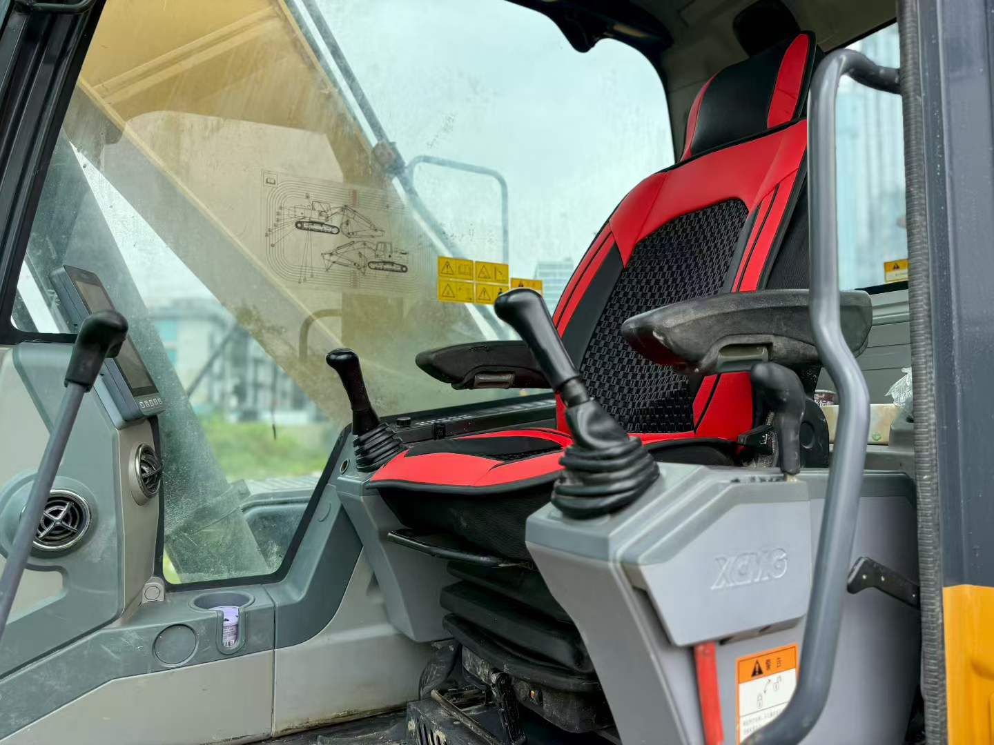 Buy XCMG XE215 Used Excavator / 5
