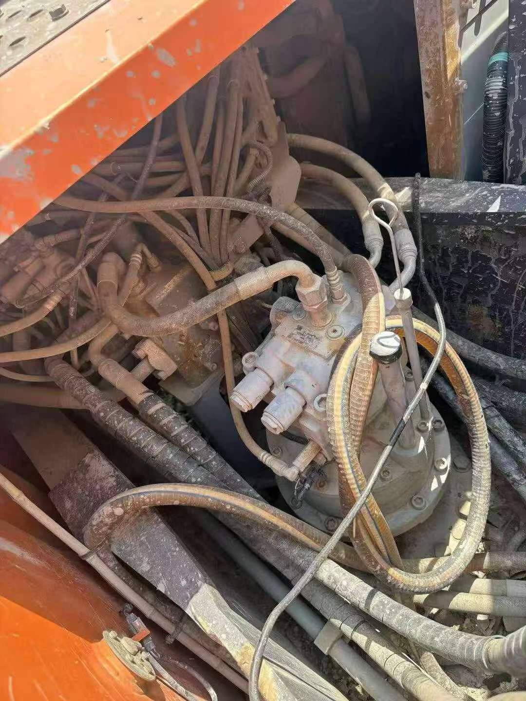 Buy Hitachi ZX200-5G Used Excavator / 5