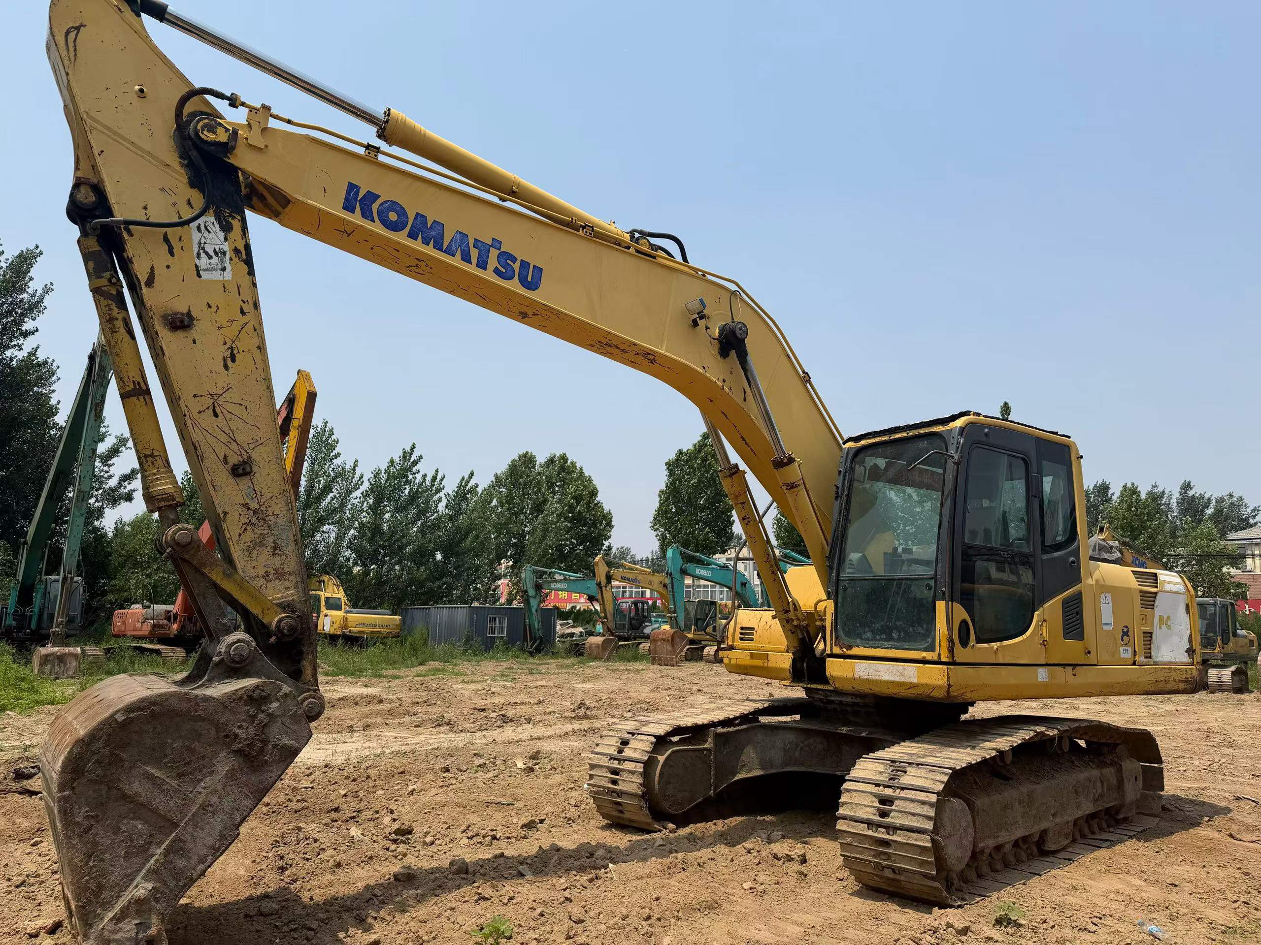 Buy Komatsu PC200-8 Used Excavator / 4