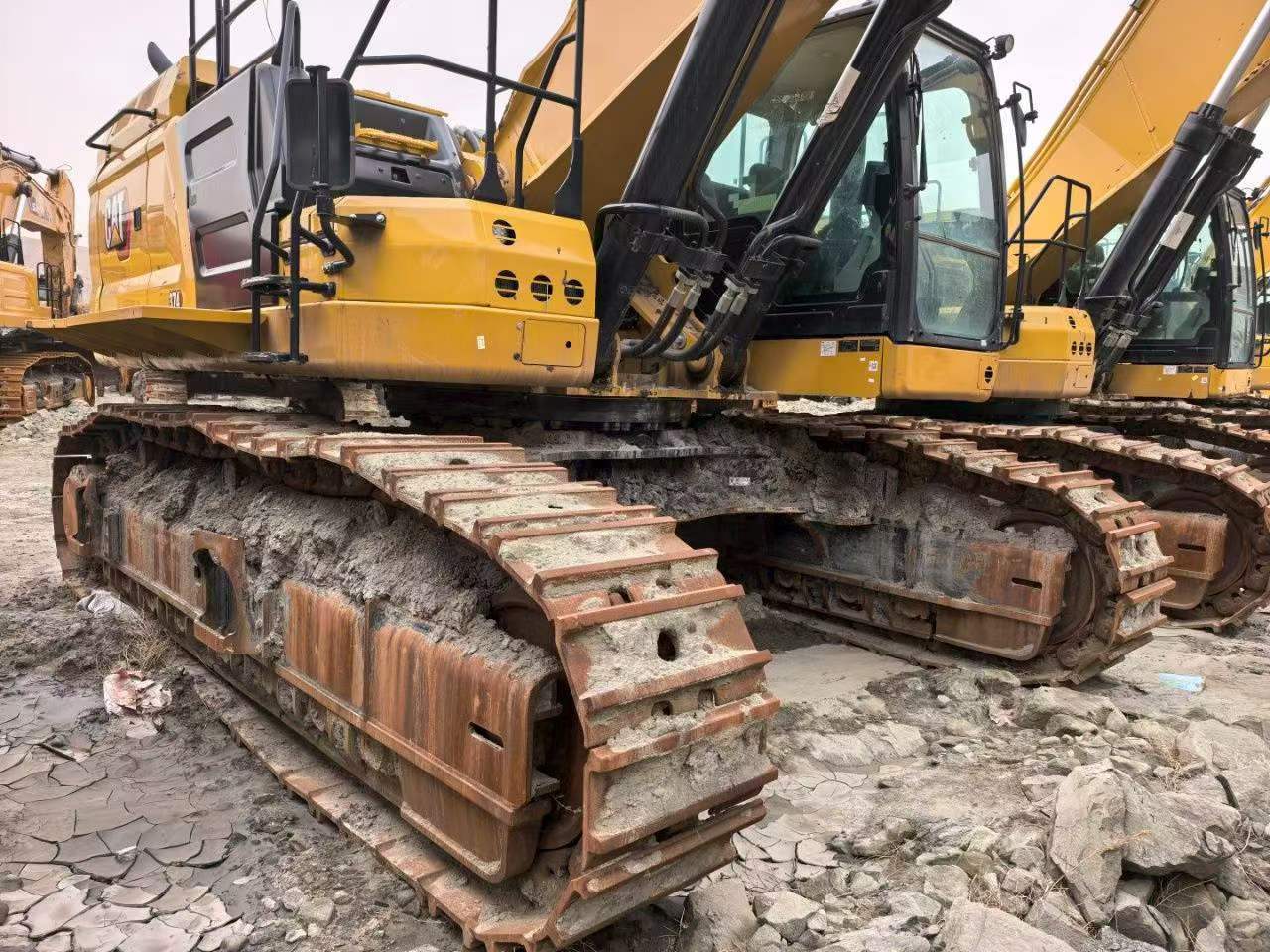 Buy Caterpillar 374D Used Excavator / 2