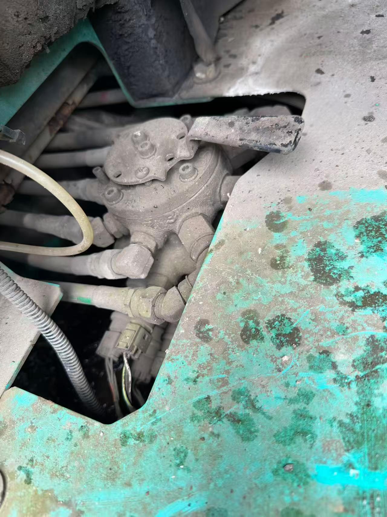 Buy Kobelco SK200-11 Used Excavator / 6