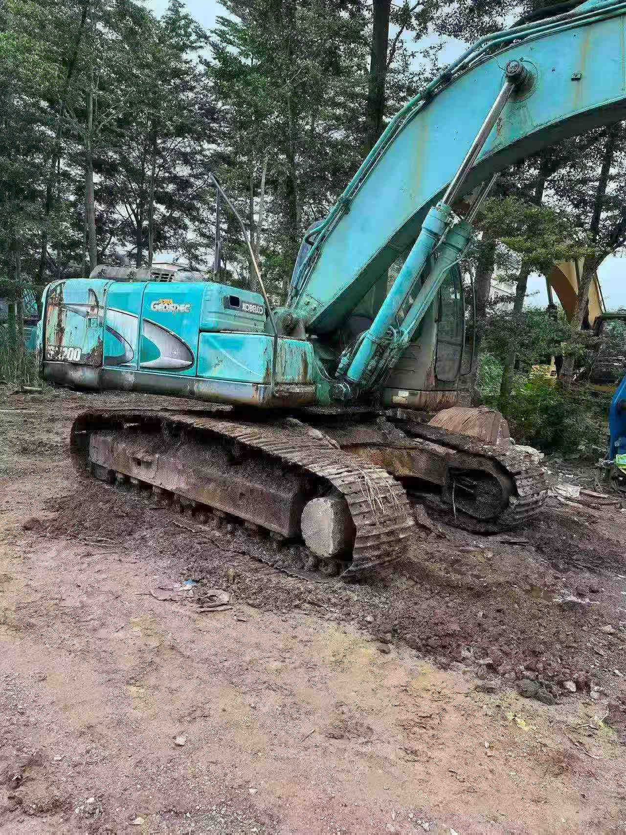 Buy Kobelco SK200-11 Used Excavator / 4