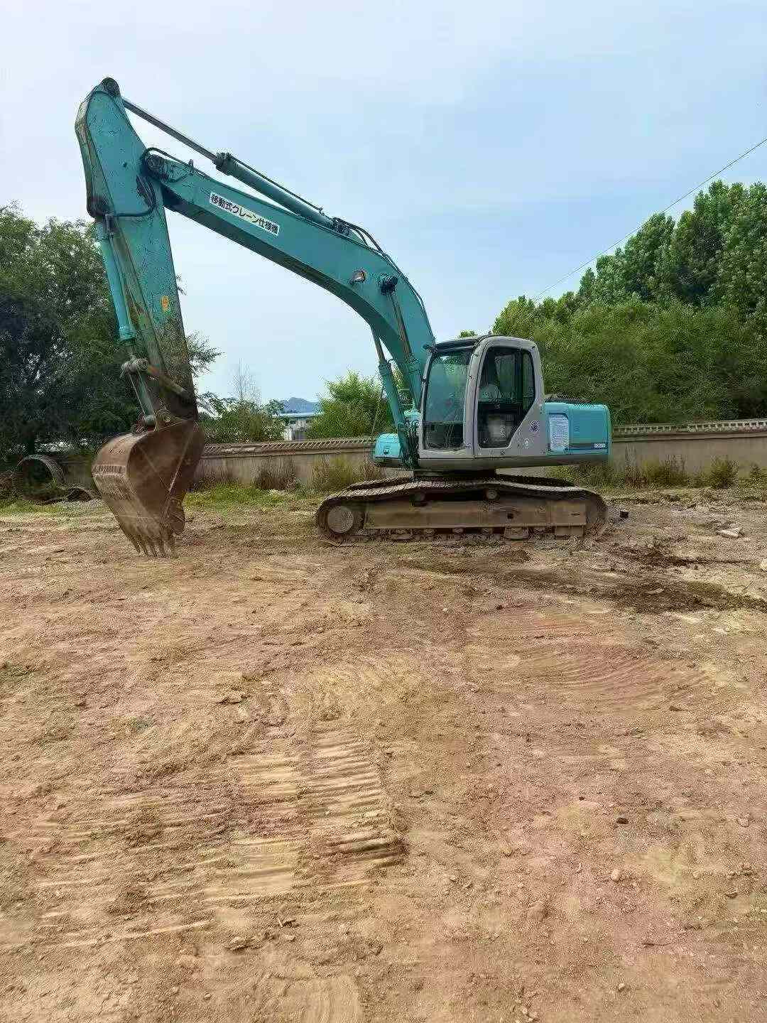 Buy Kobelco SK200-2 Used Excavator / 3