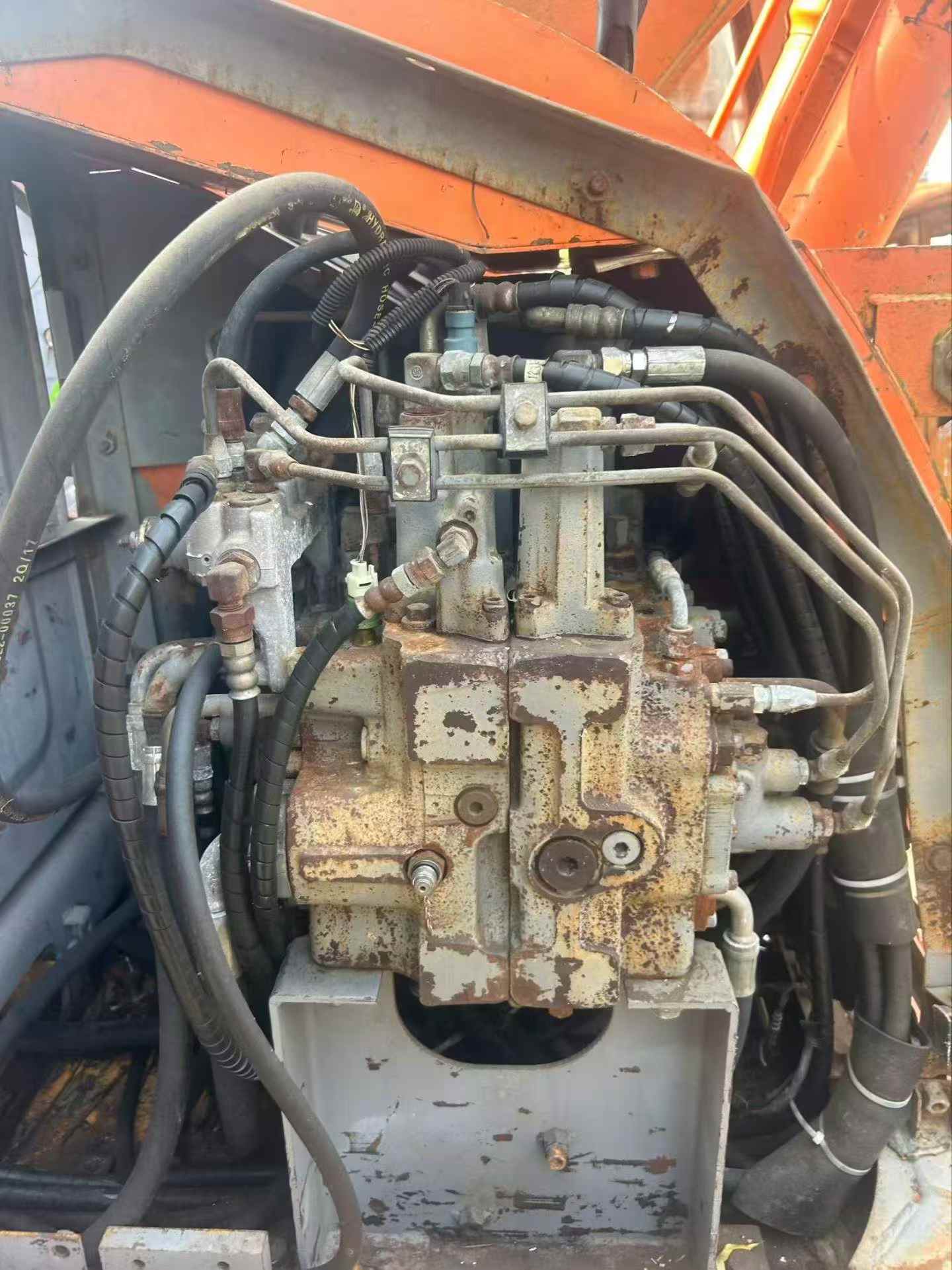Buy Hitachi ZX135US Used Excavator / 6