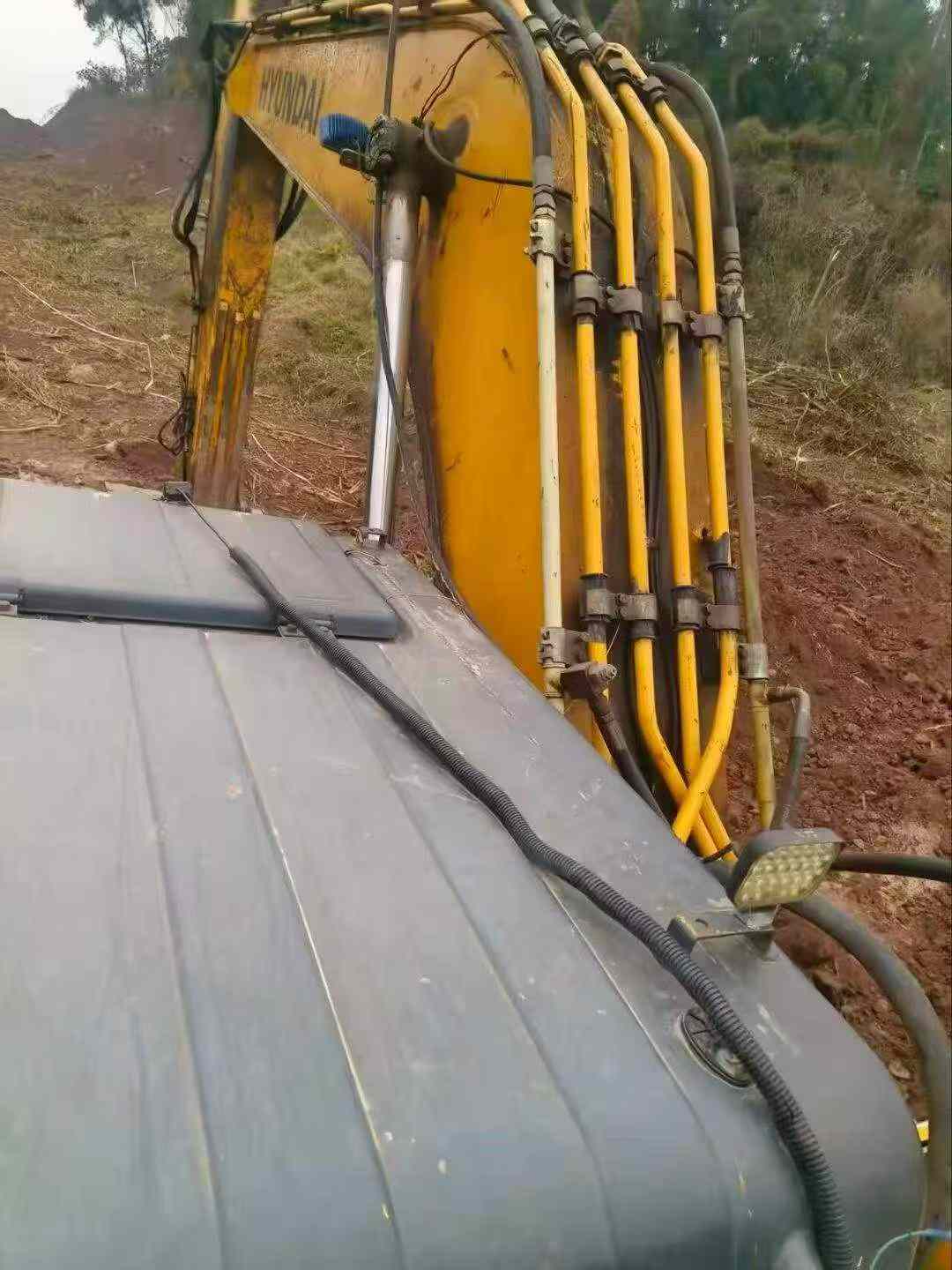 Buy Hyundai R225-7 Used Excavator / 3