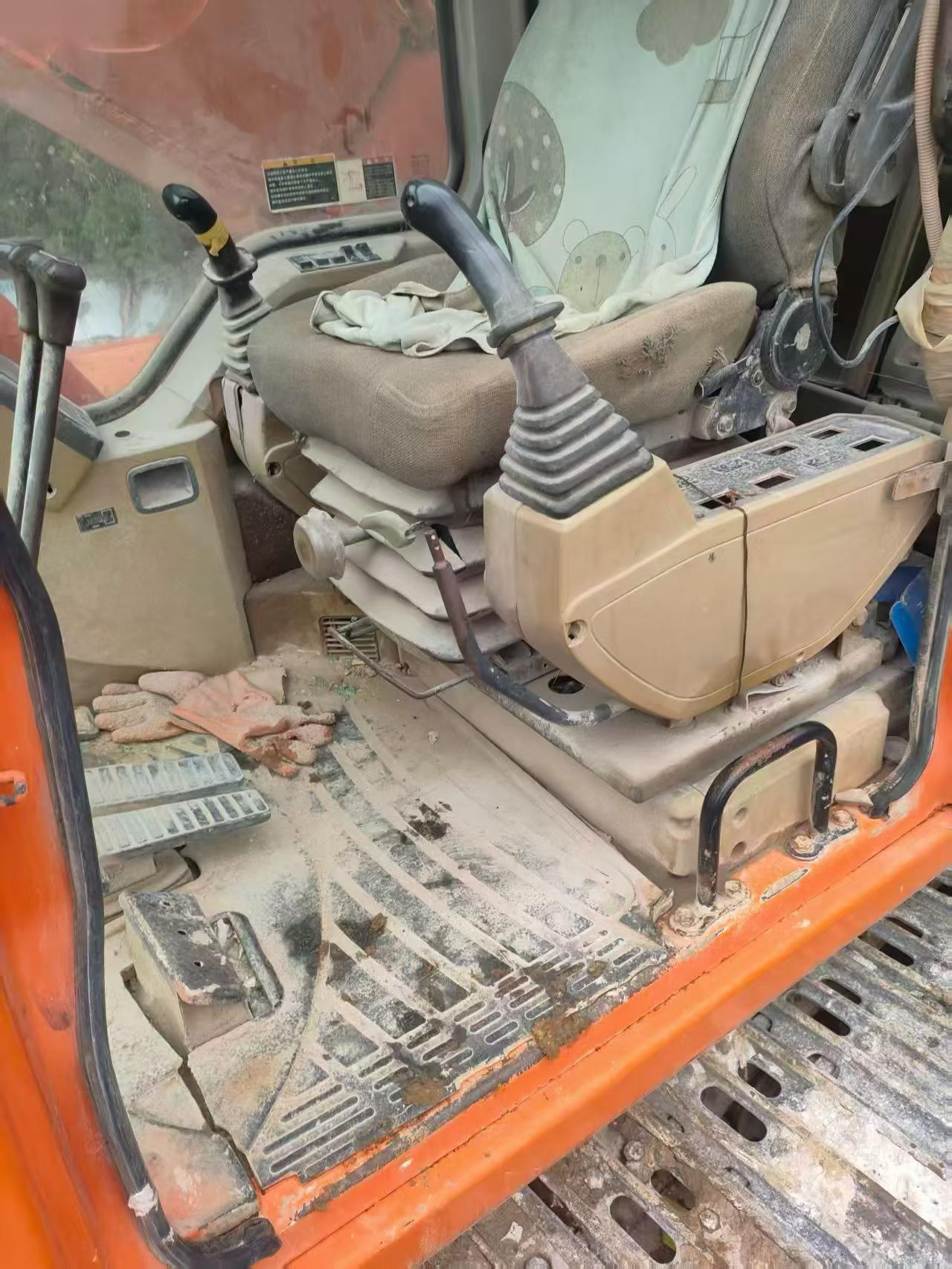 Buy Doosan DH225-7 Used Excavator / 4