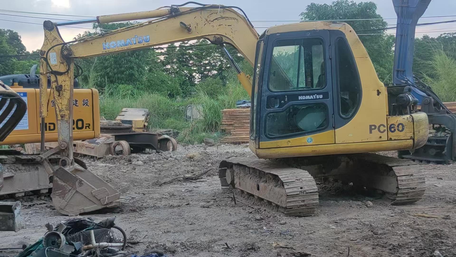 Buy Komatsu PC60 Used Excavator / 3