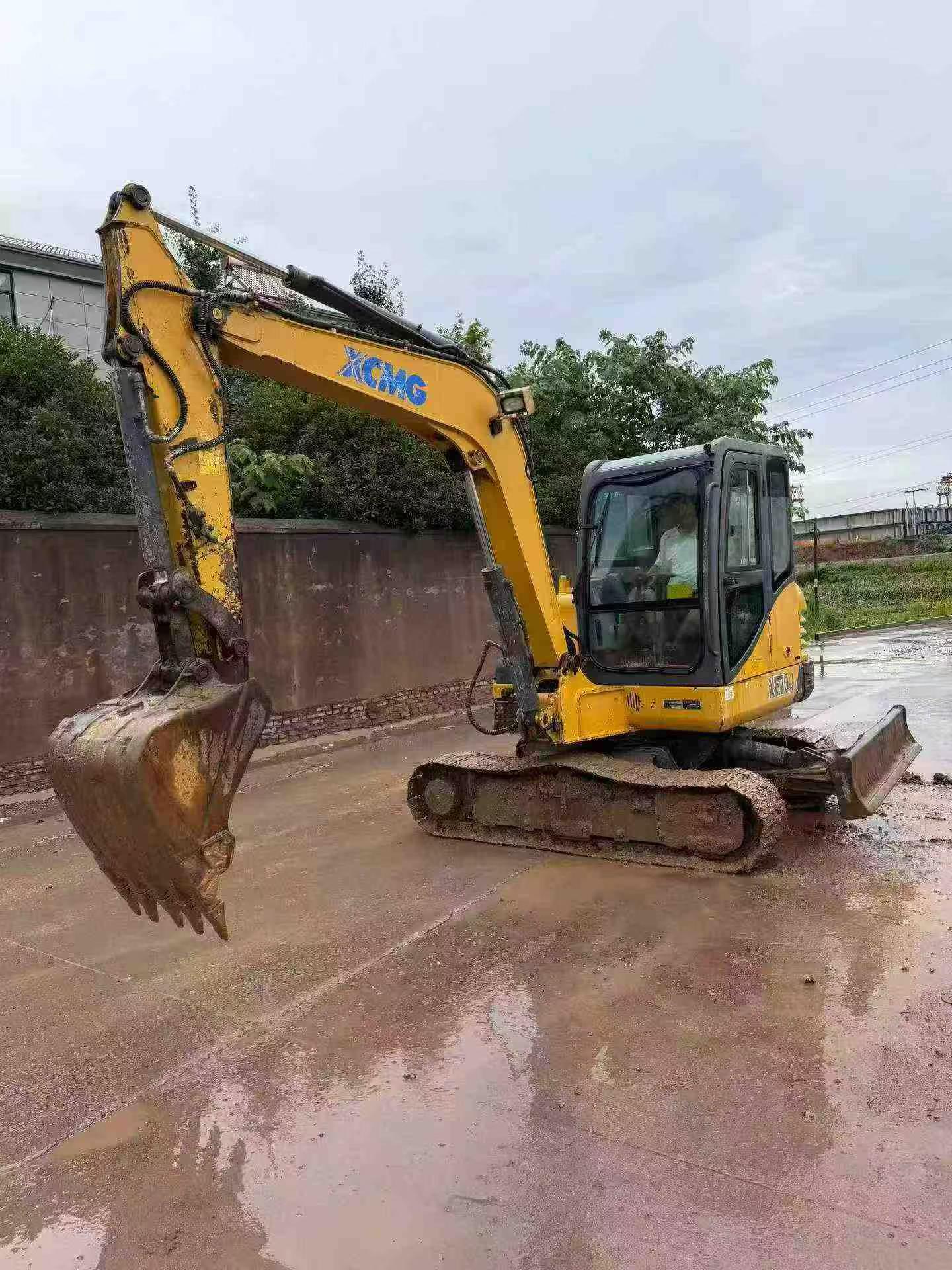 Buy XCMG XE60 Used Excavator / 2