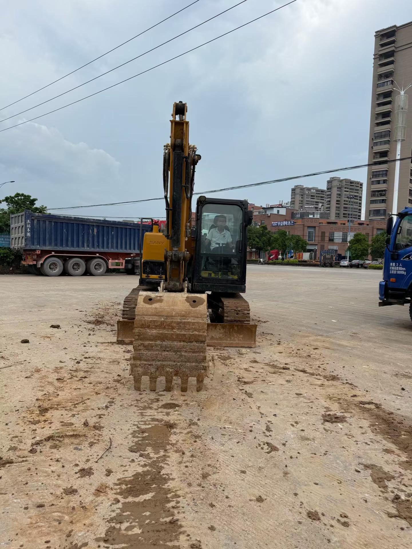 Buy Sany SY75 Used Excavator / 2