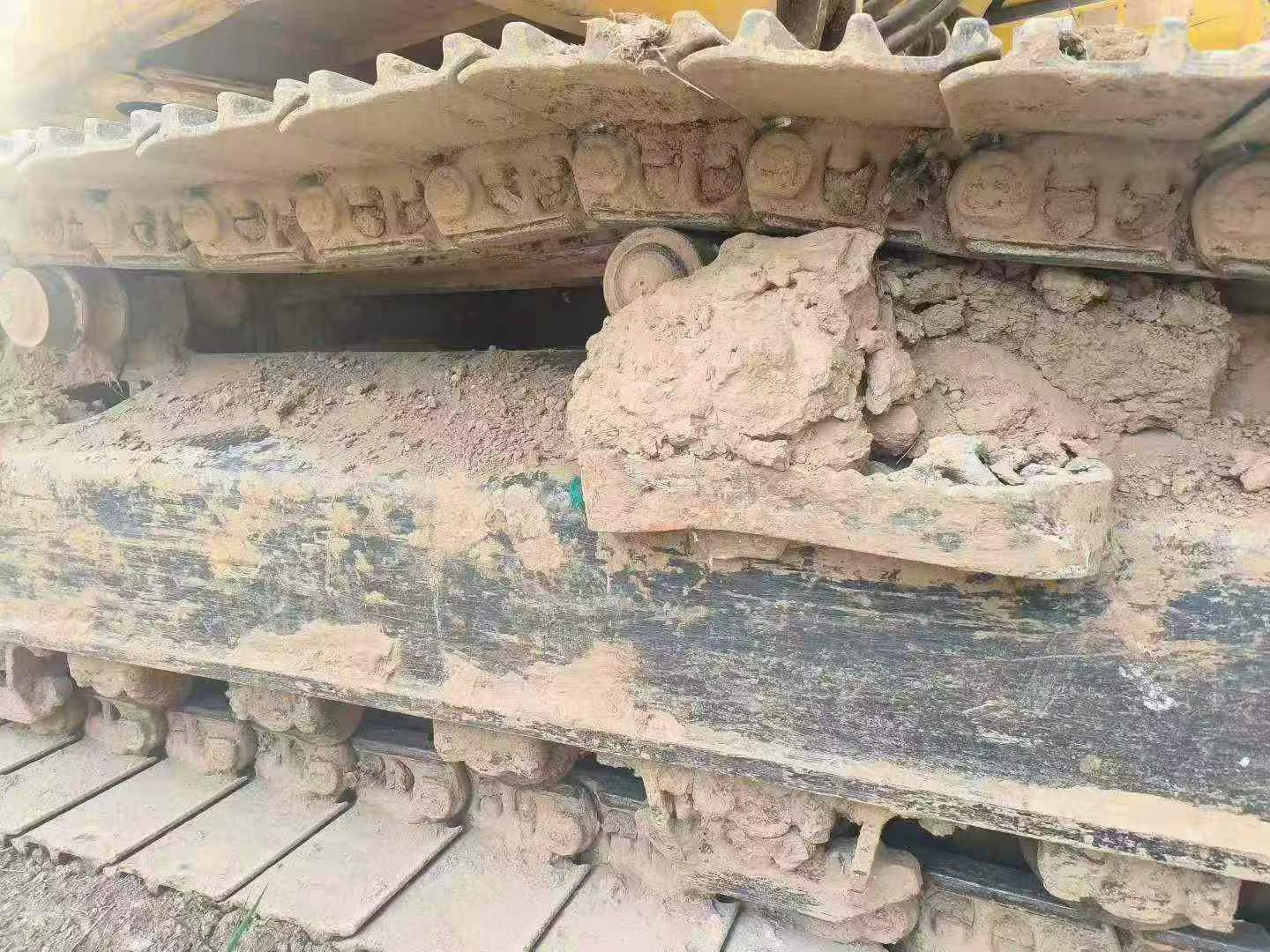 Buy Komatsu HB215LC-1 Used Excavator / 6