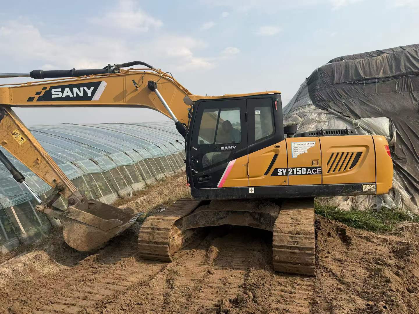 Buy Sany SY215C Used Excavator / 2